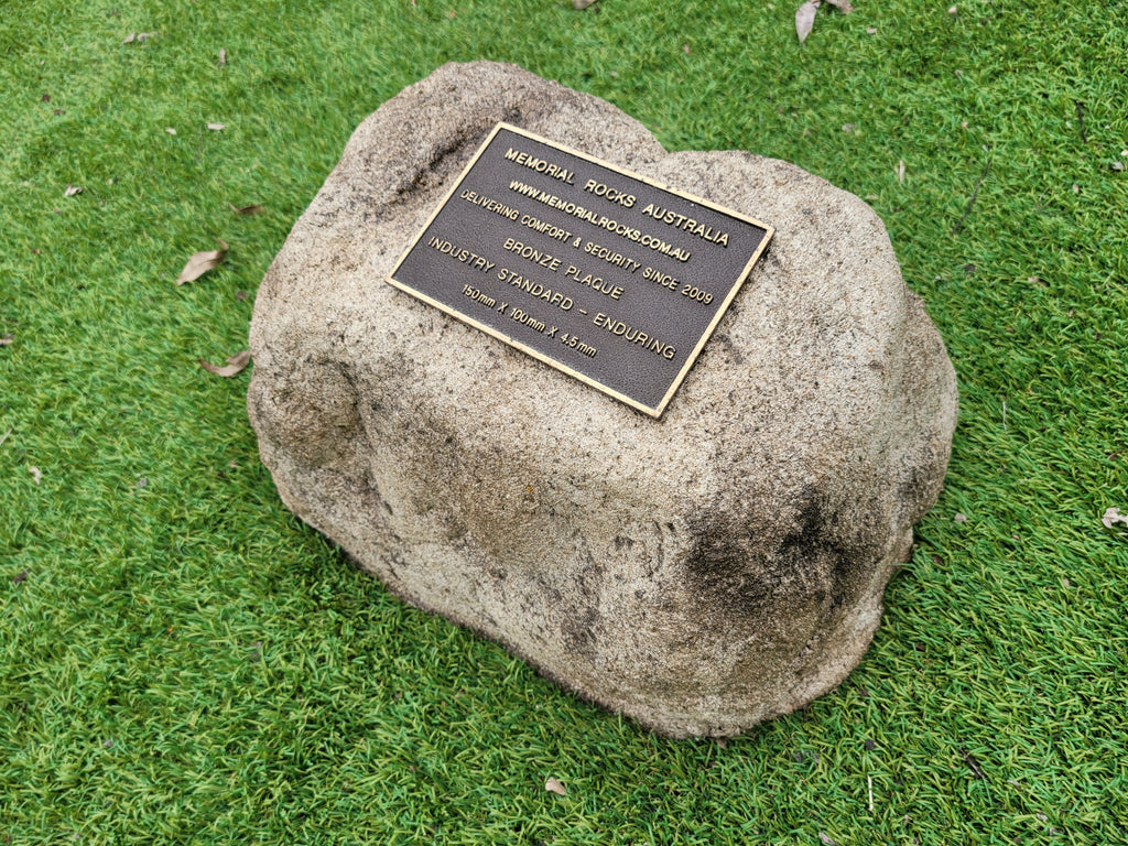 Memorial Rock Urn 1851 Regular Natural Riversand