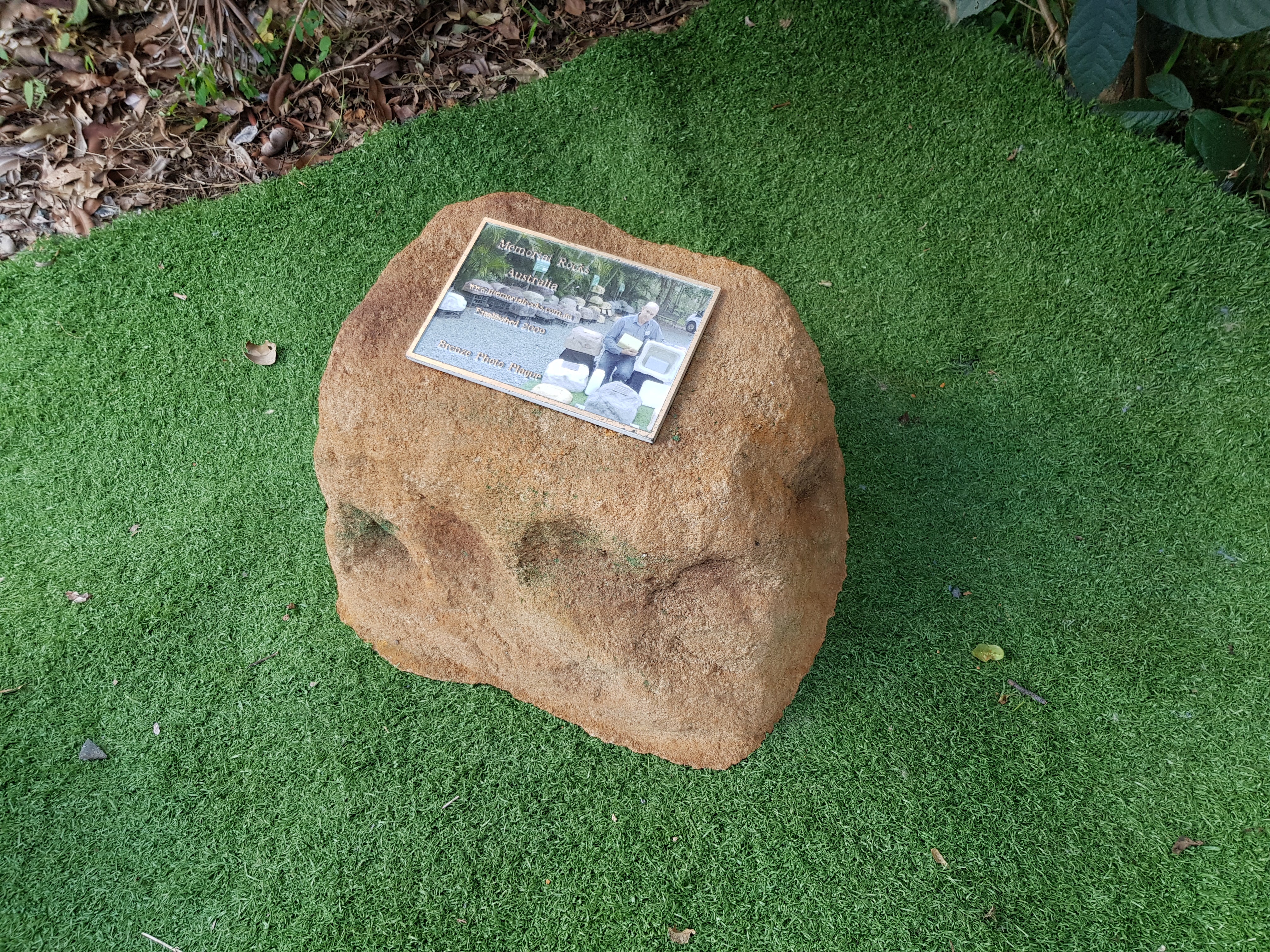 Memorial Rock Urn 1663 Large Sandstone