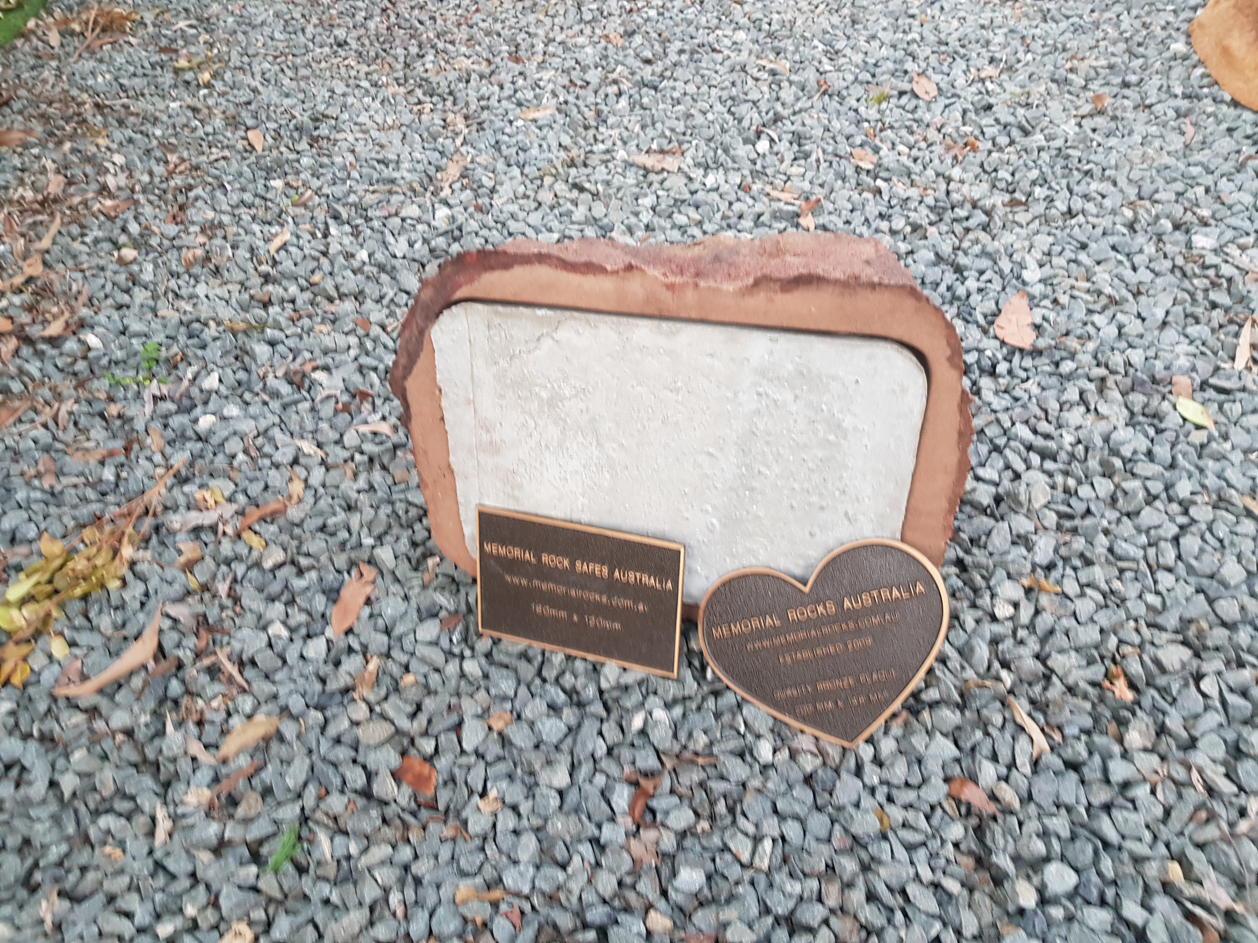 Memorial Rock Urn 1680 Large Brown