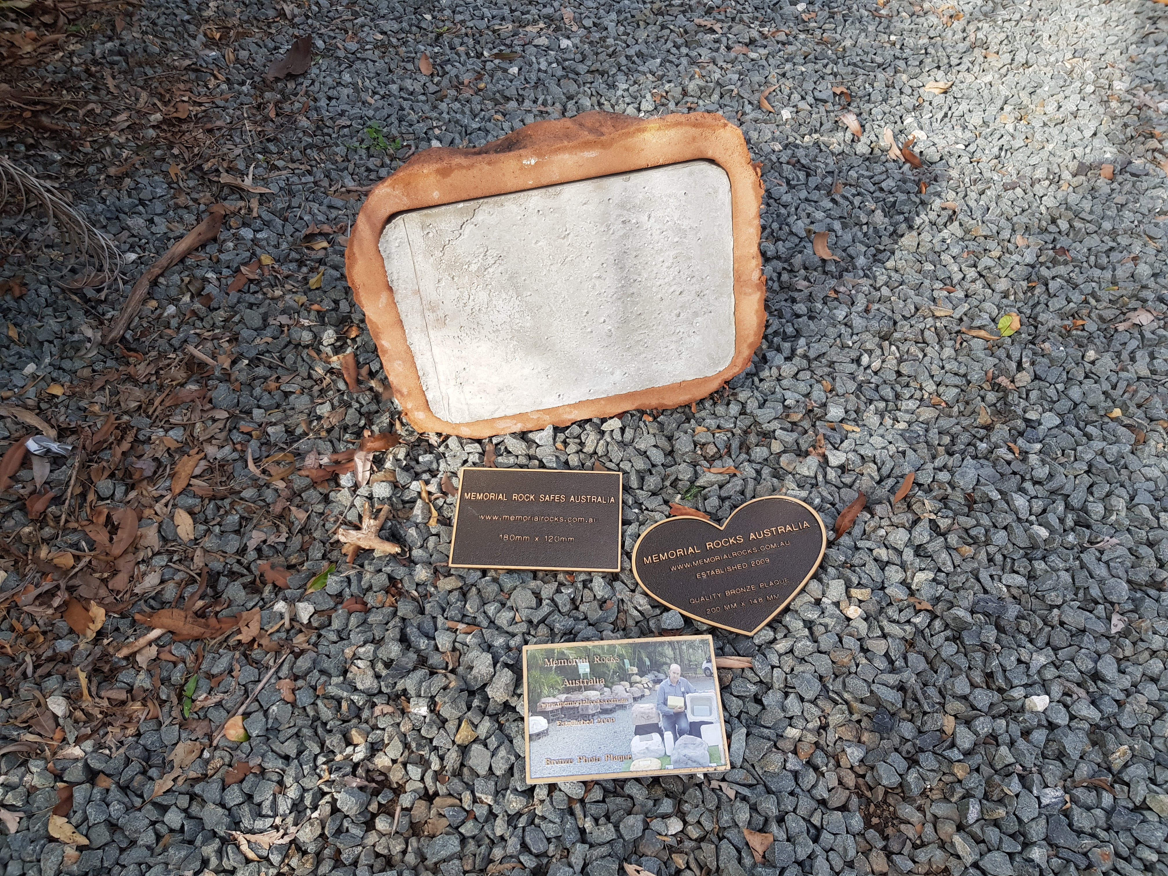 Memorial Rock Urn 1684 Large Brown