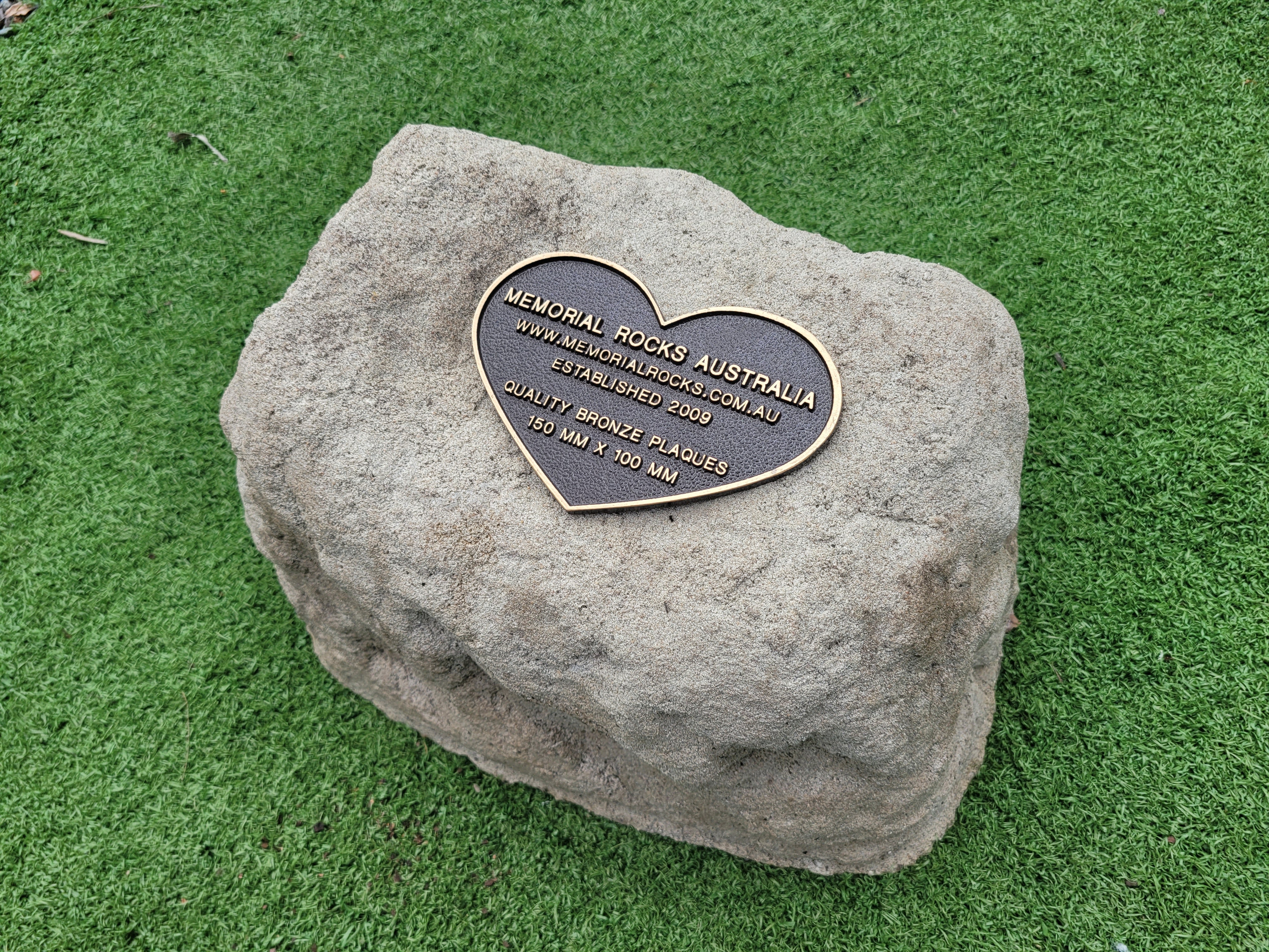 Memorial Rock Urn 1740 Medium Natural Riversand