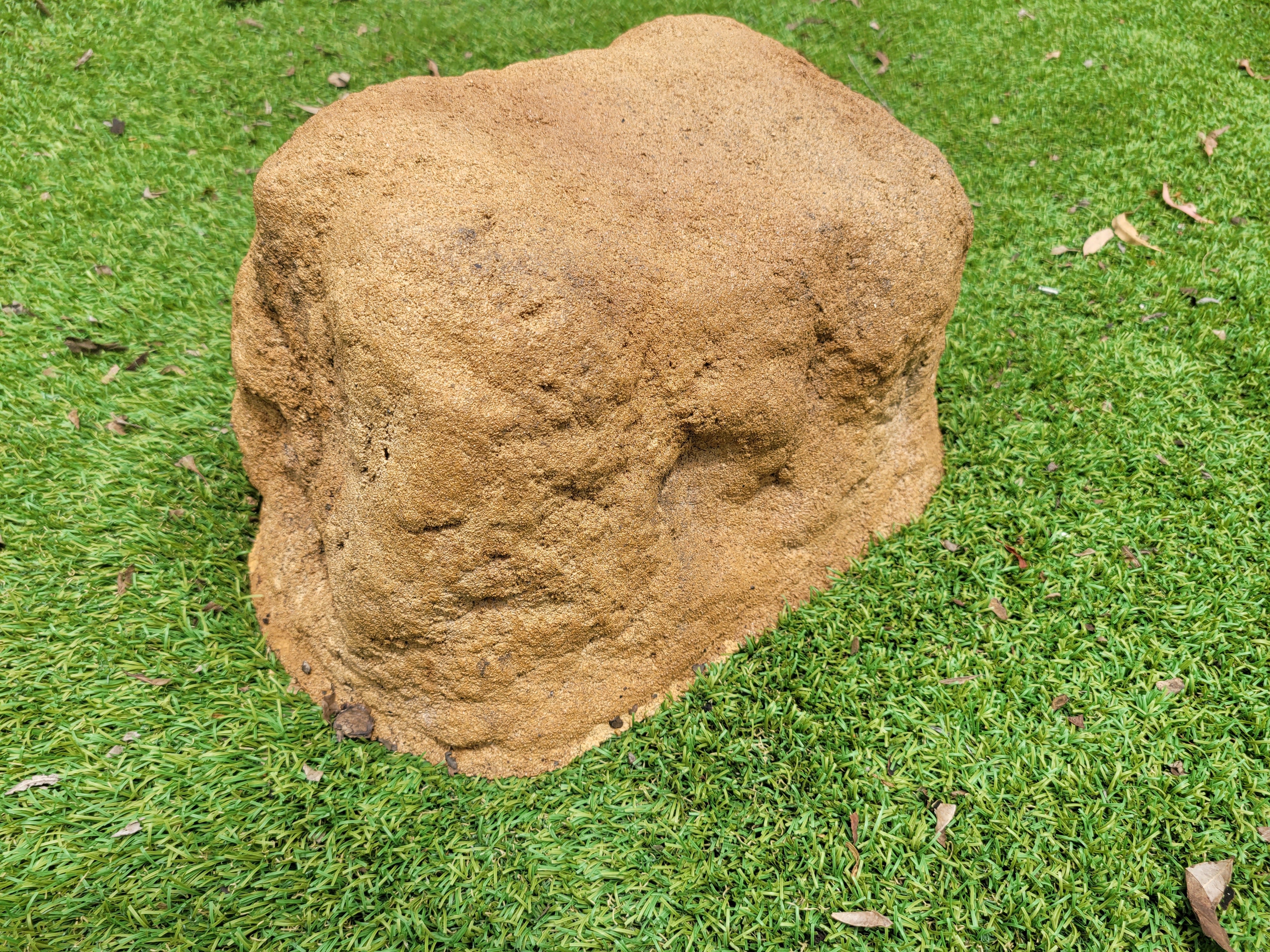 Memorial Rock Urn 1824 Regular Sandstone