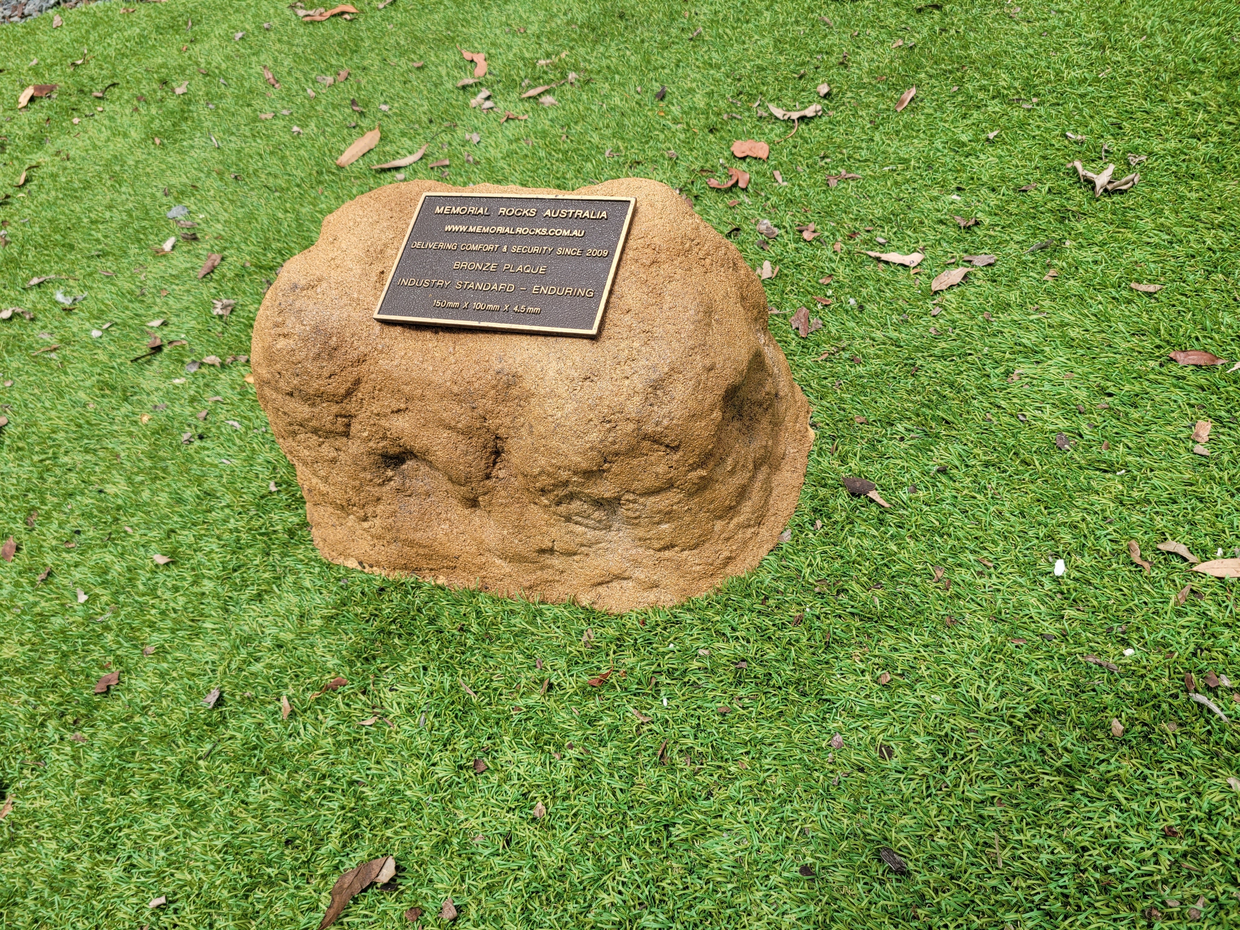 Memorial Rock Urn 1824 Regular Sandstone