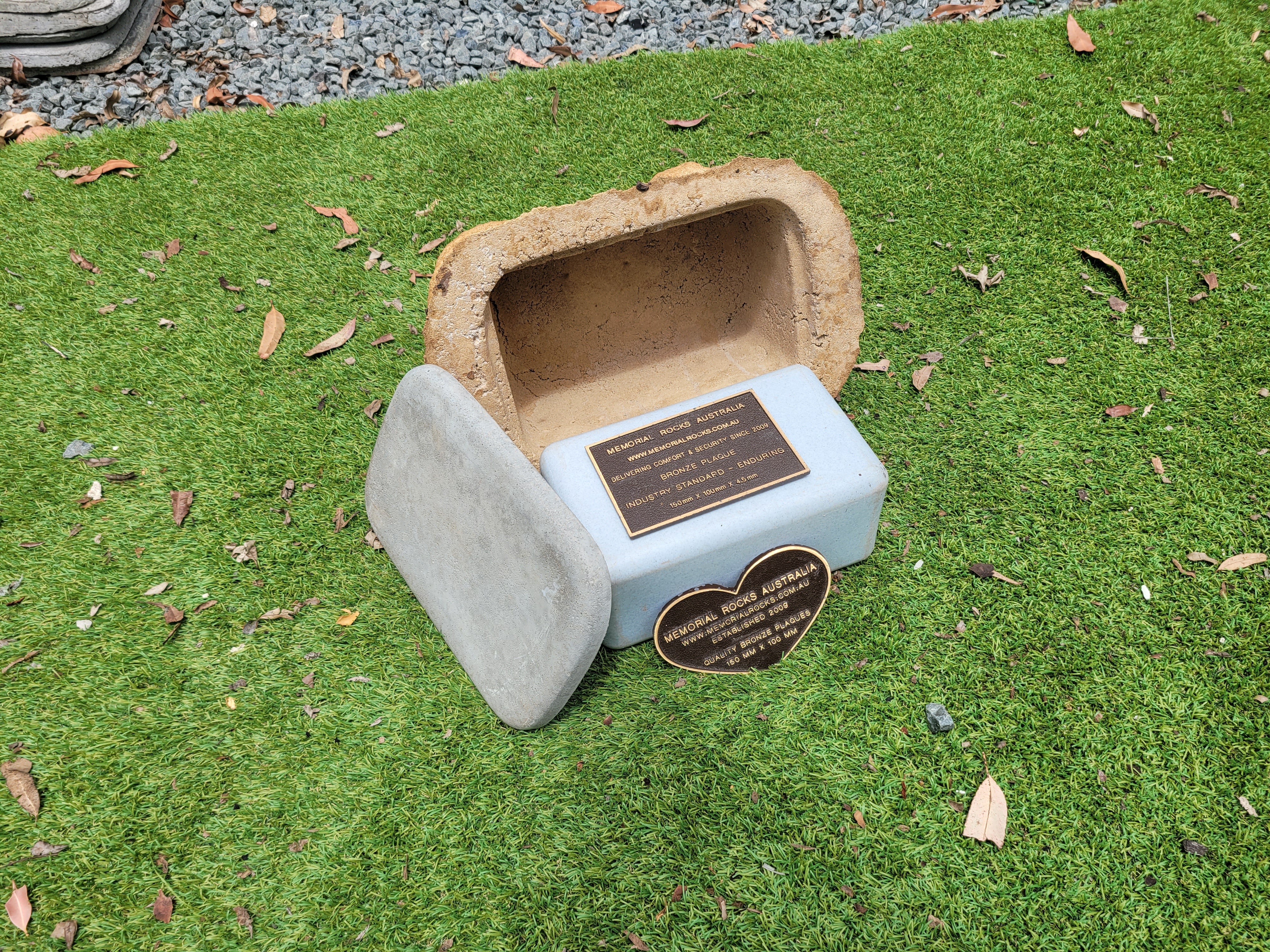 Memorial Rock Urn 1824 Regular Sandstone