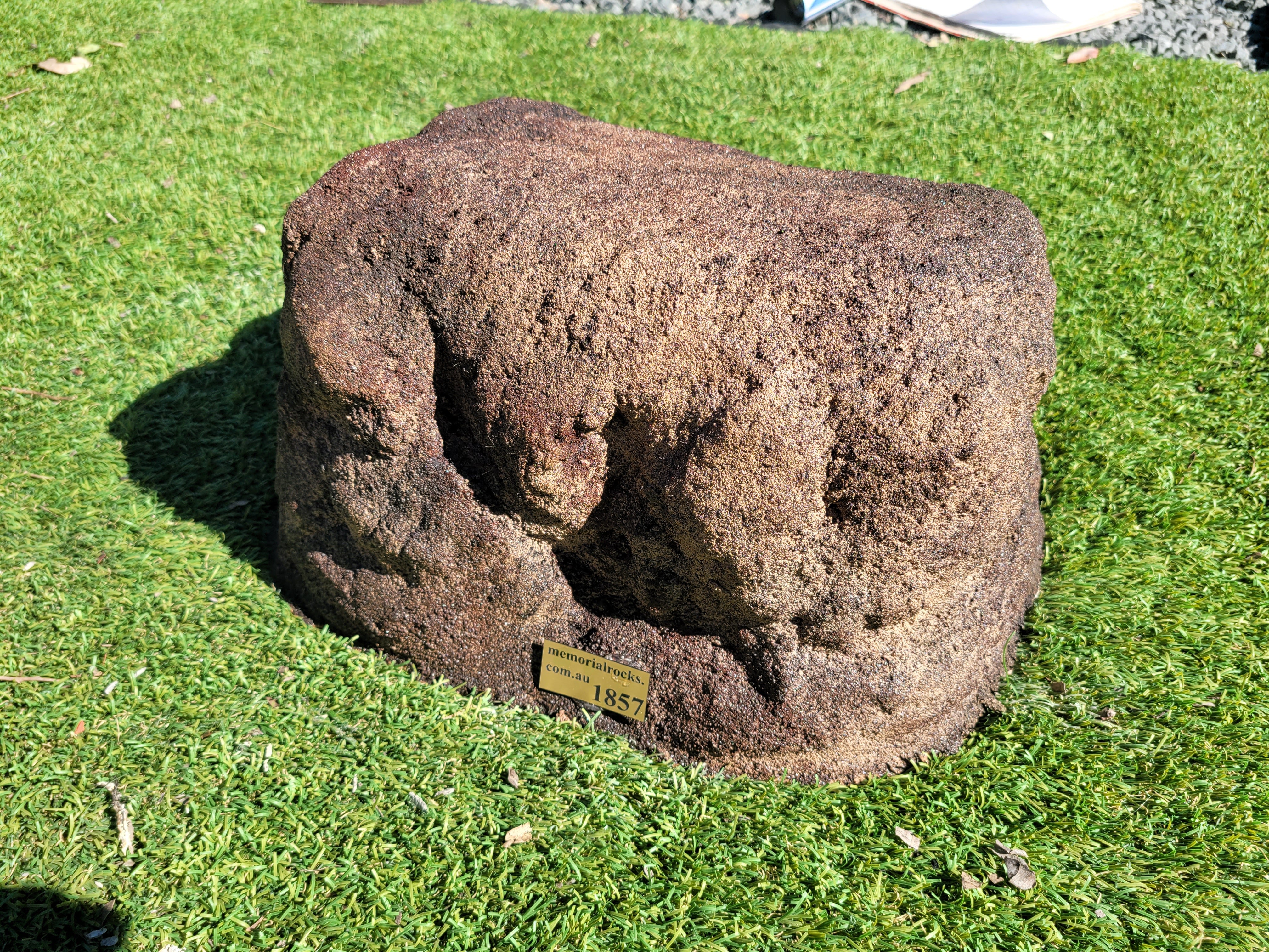 Memorial Rock Urn 1857  Medium Brown