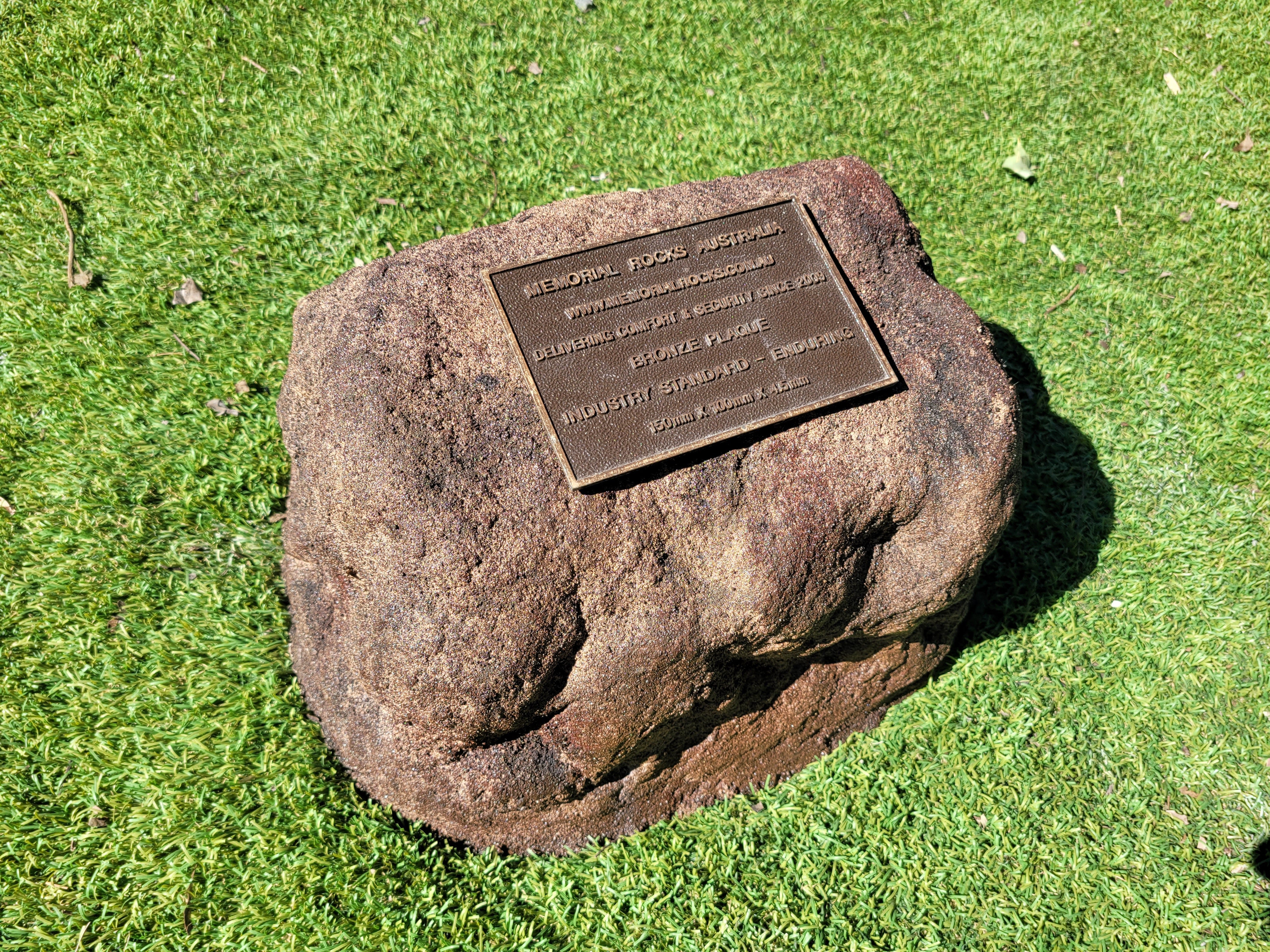 Memorial Rock Urn 1857  Medium Brown
