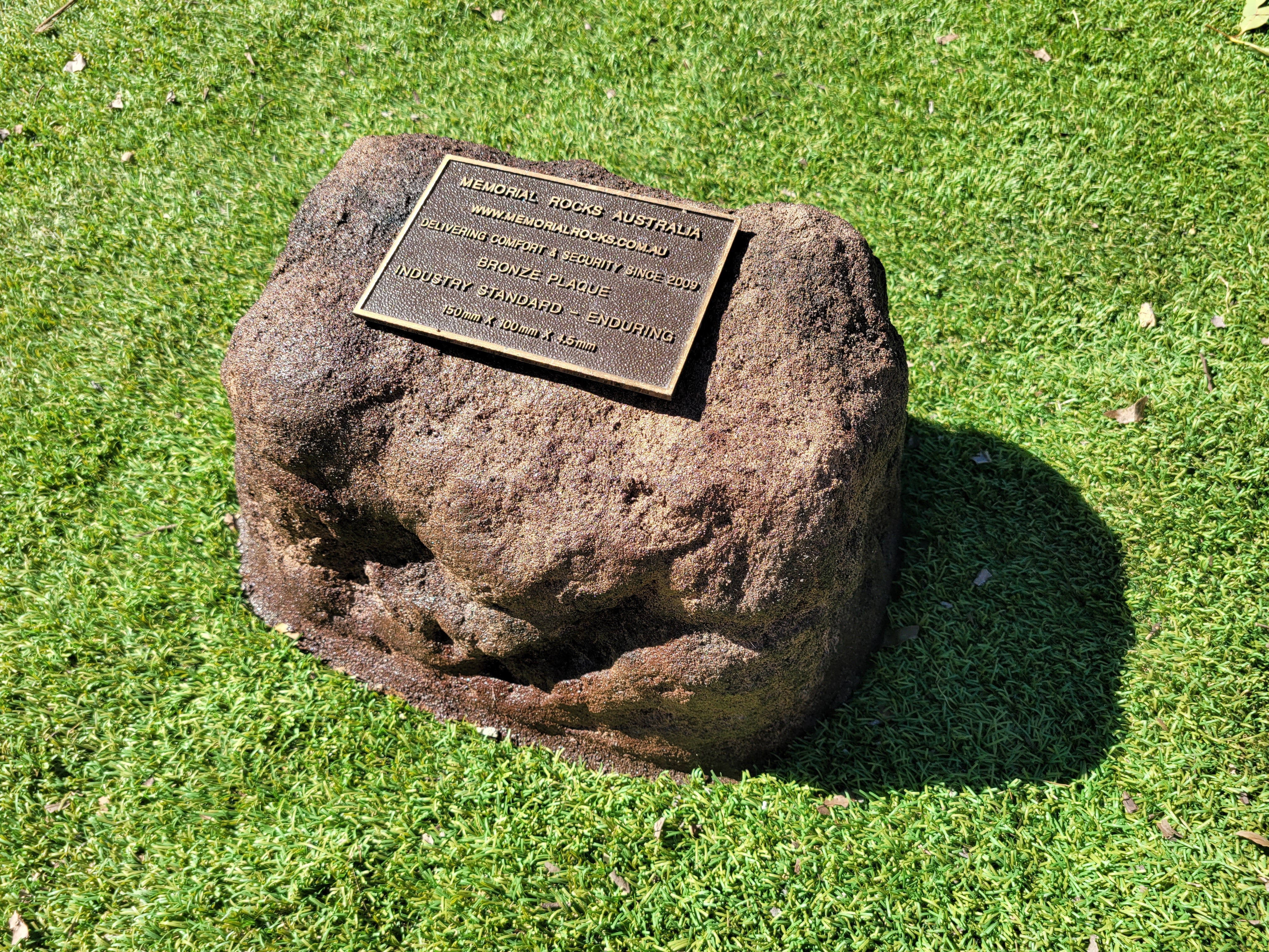 Memorial Rock Urn 1858  Medium Brown