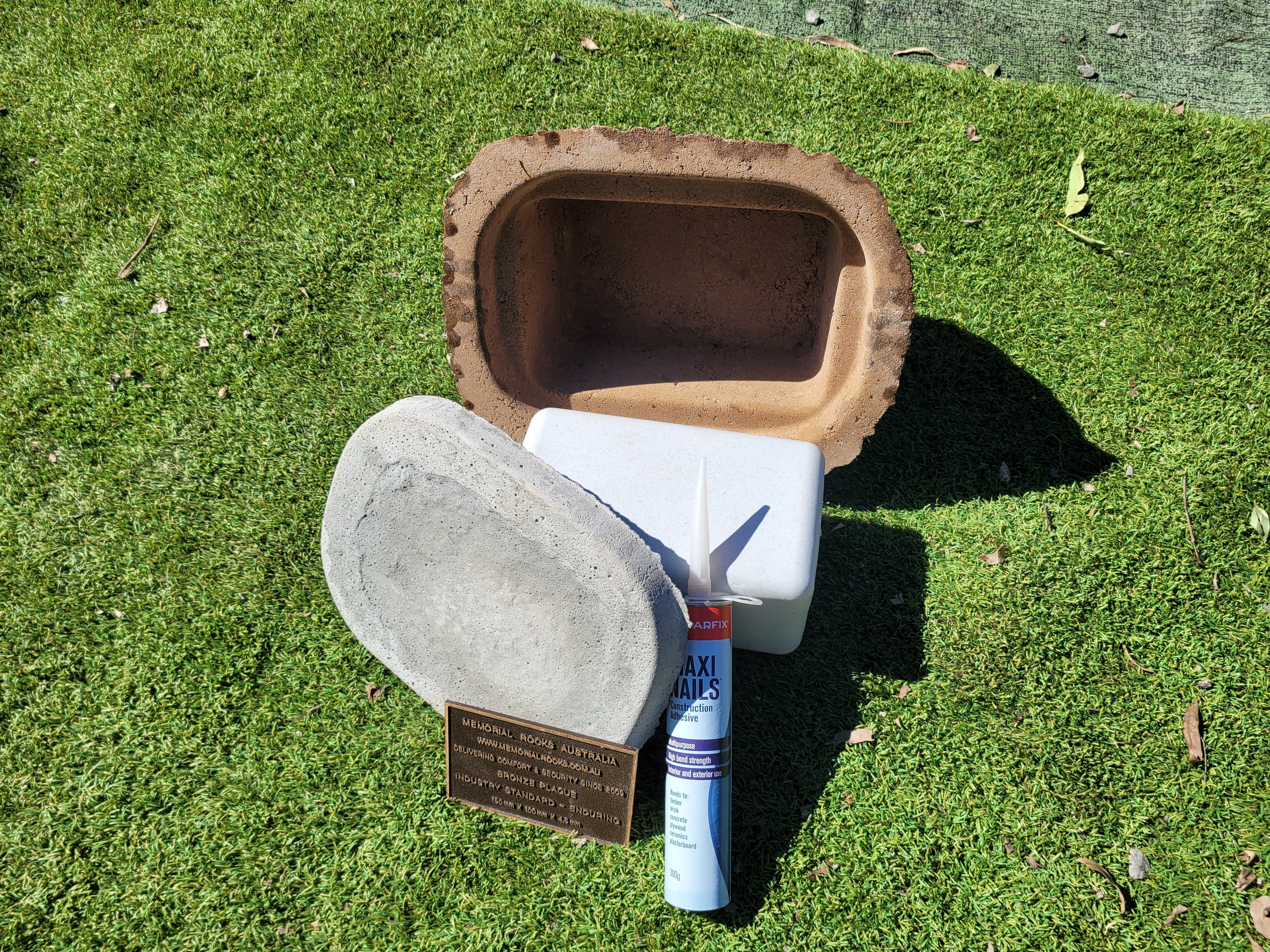 Memorial Rock Urn 1858  Medium Brown