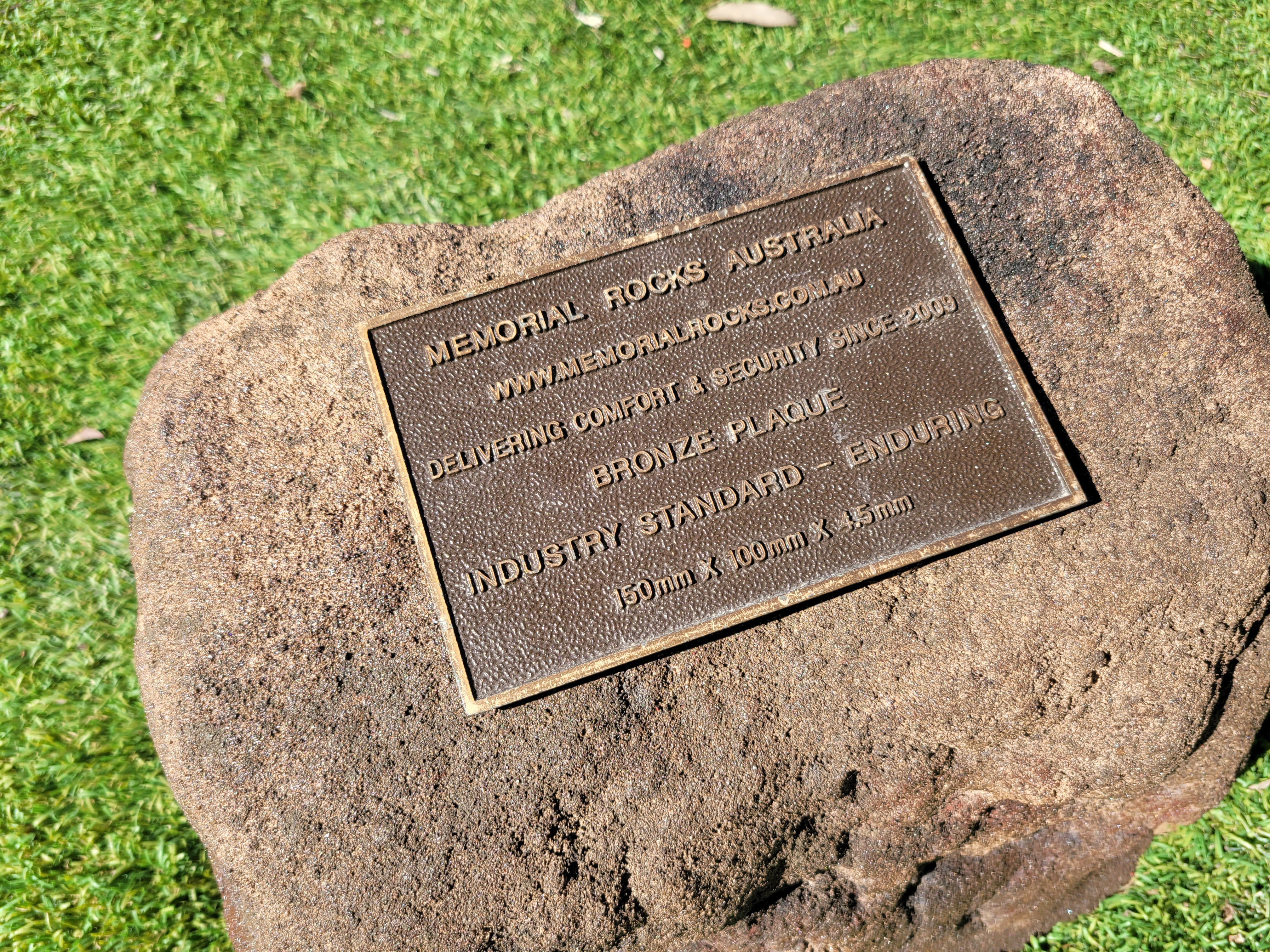 Memorial Rock Urn 1859  Medium Brown