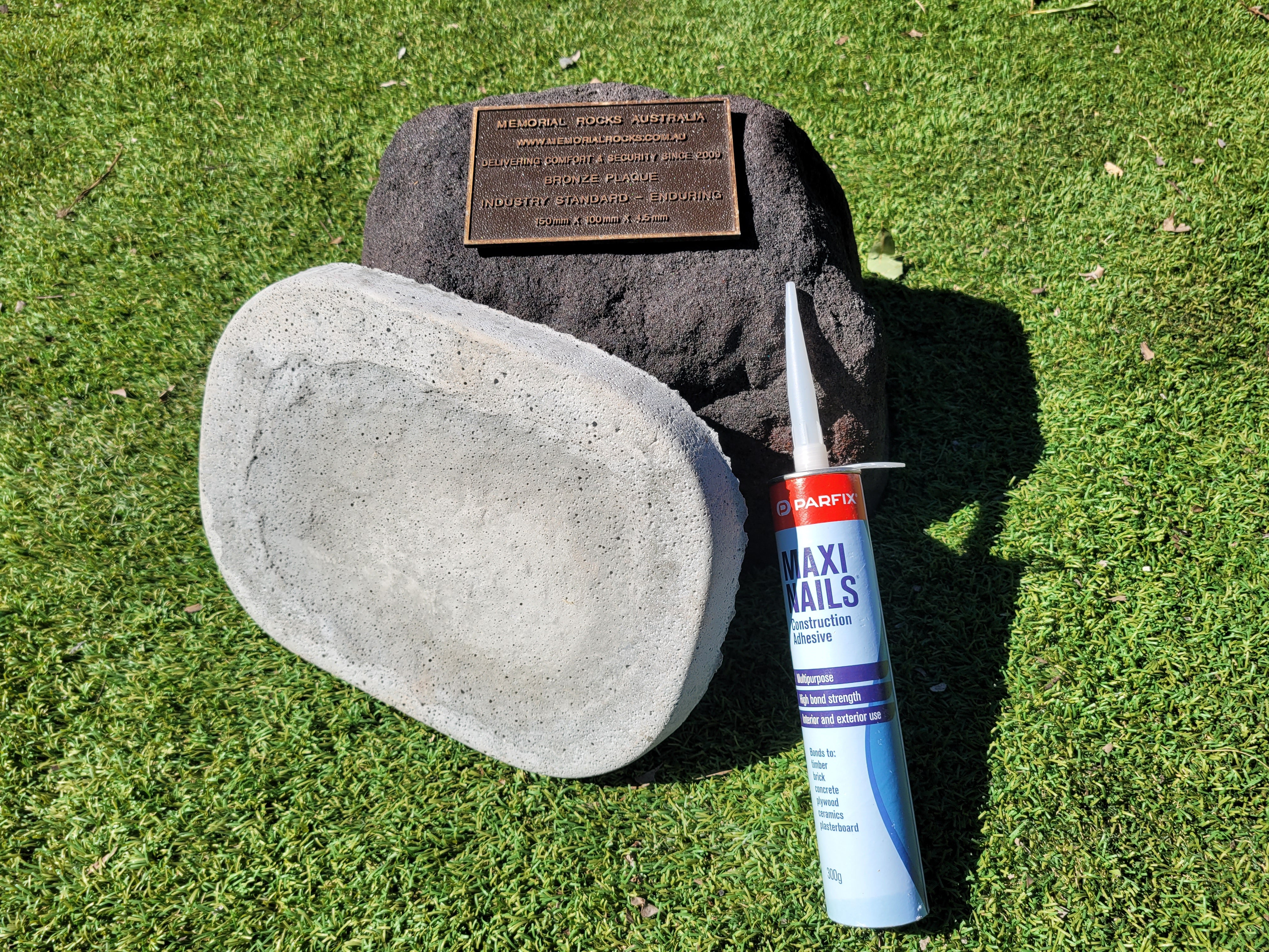 Memorial Rock Urn 1860  Medium Charcoal / Black