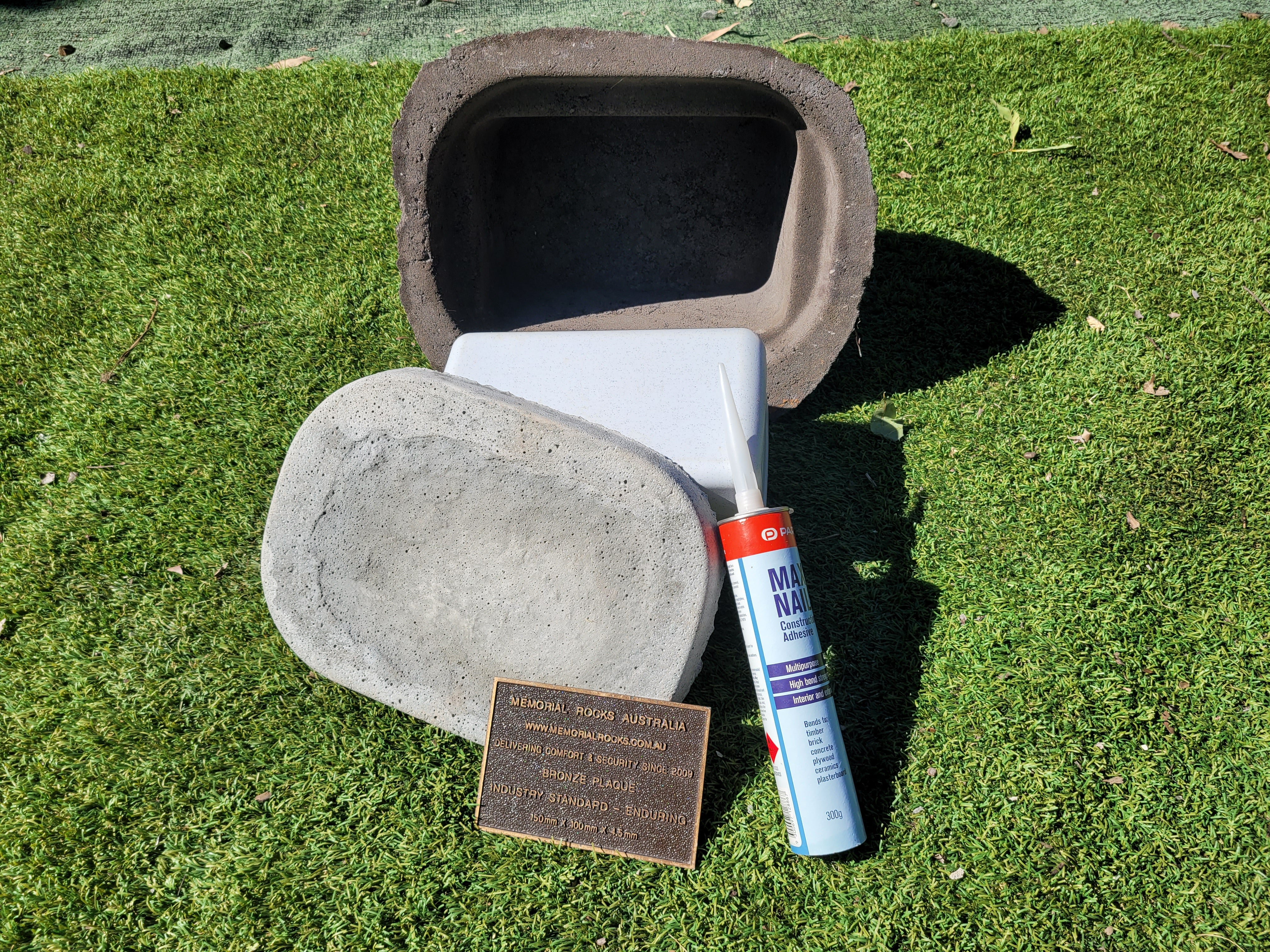 Memorial Rock Urn 1860  Medium Charcoal / Black