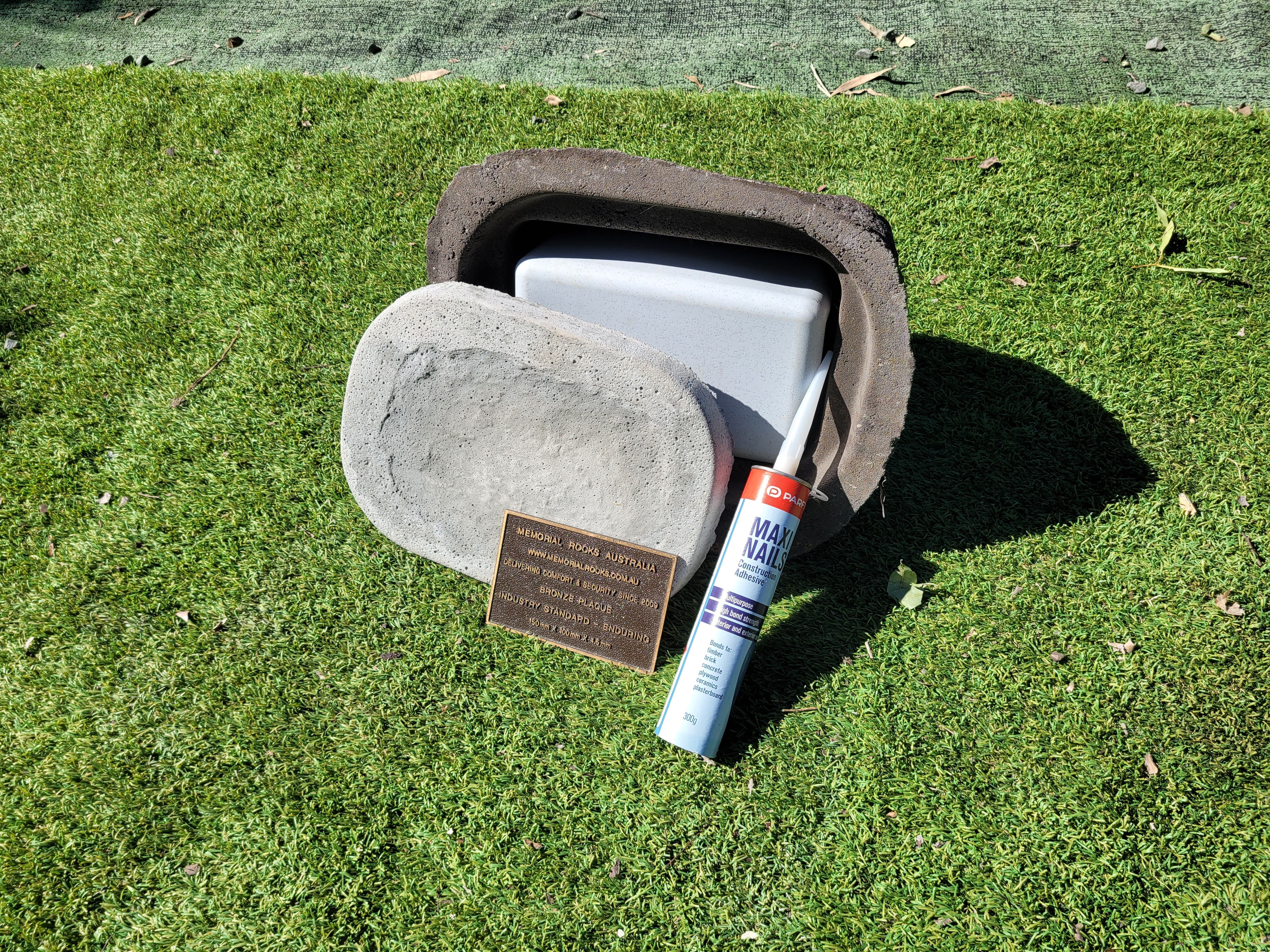 Memorial Rock Urn 1860  Medium Charcoal / Black