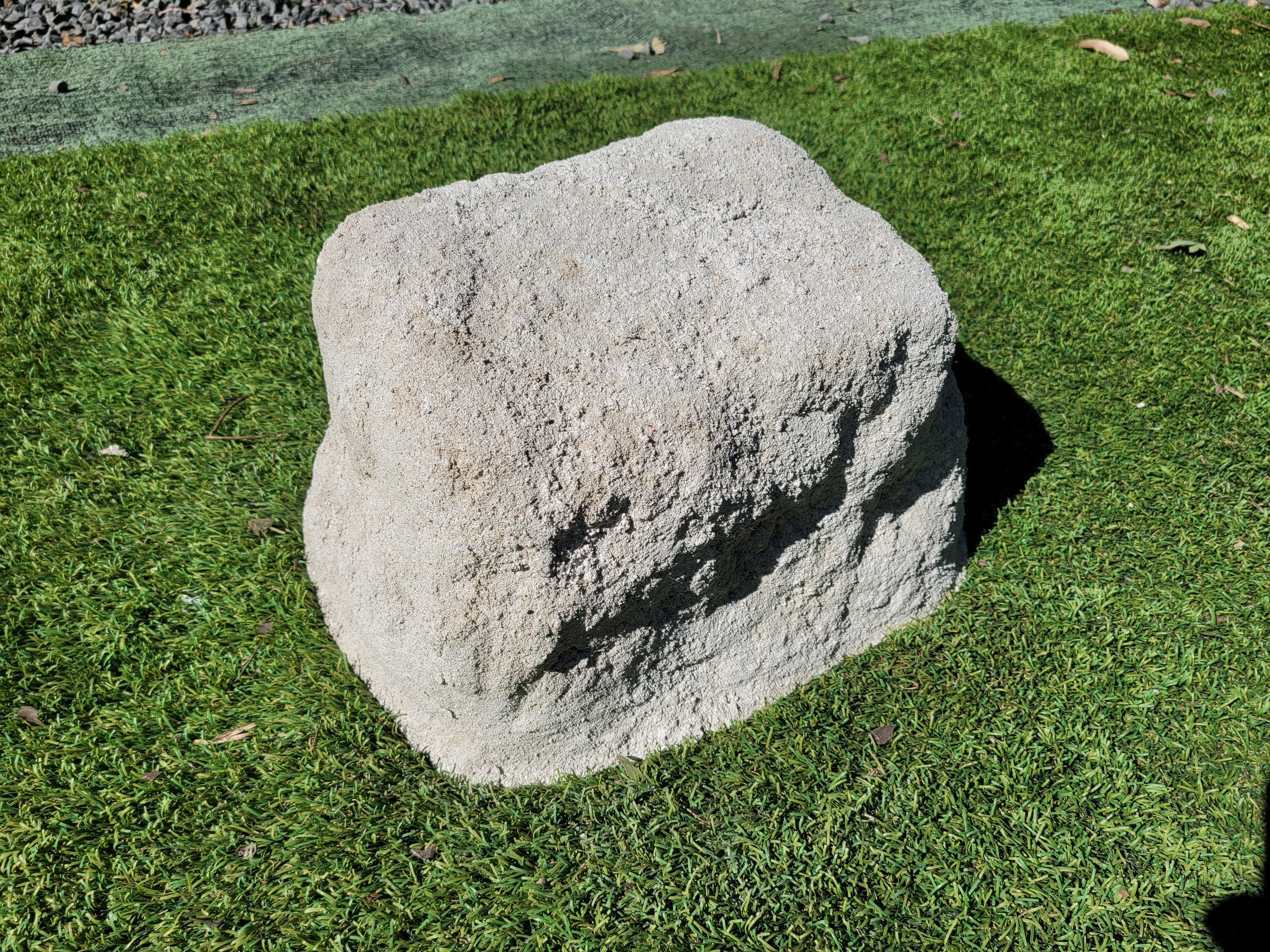 Memorial Rock Urn 1864 Medium White