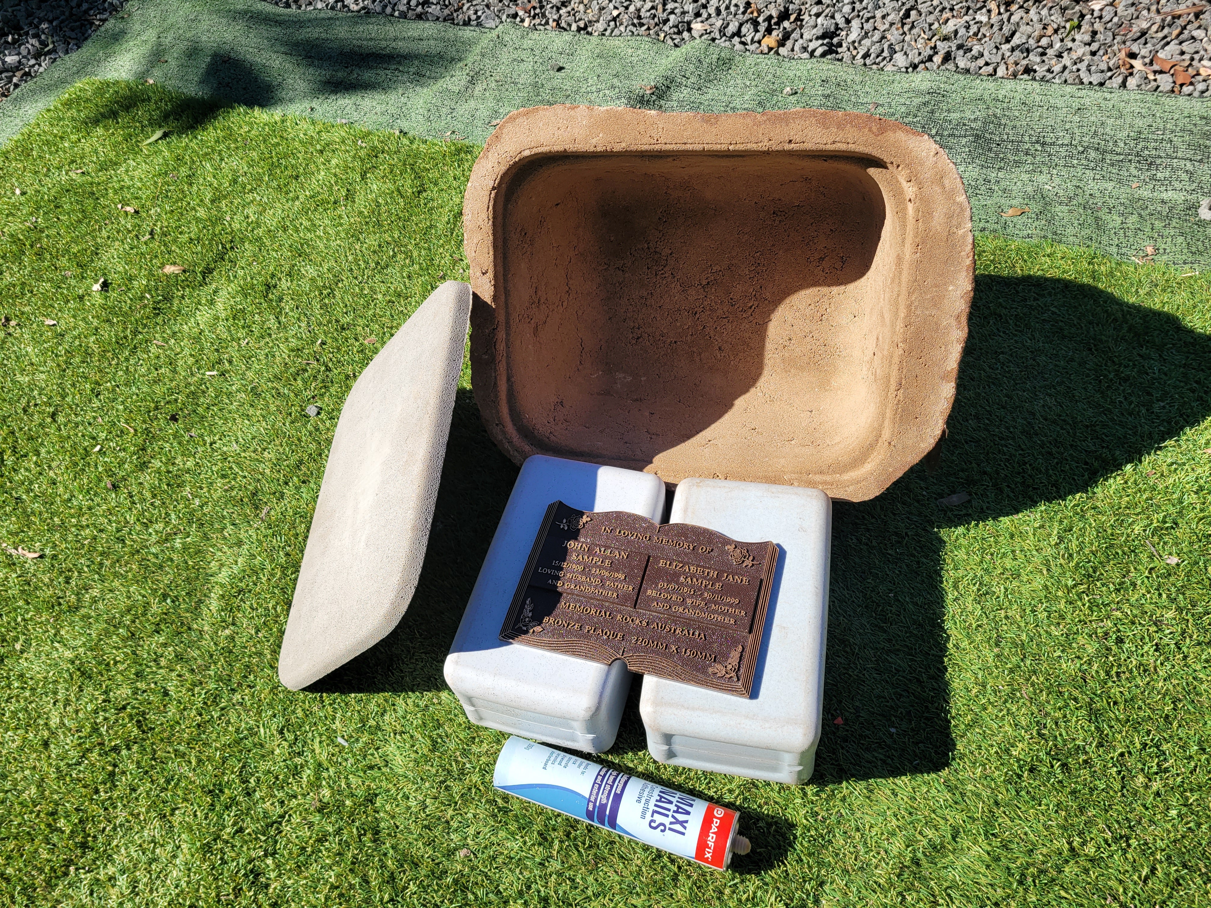 Memorial Rock Urn 1875 Large Double Brown