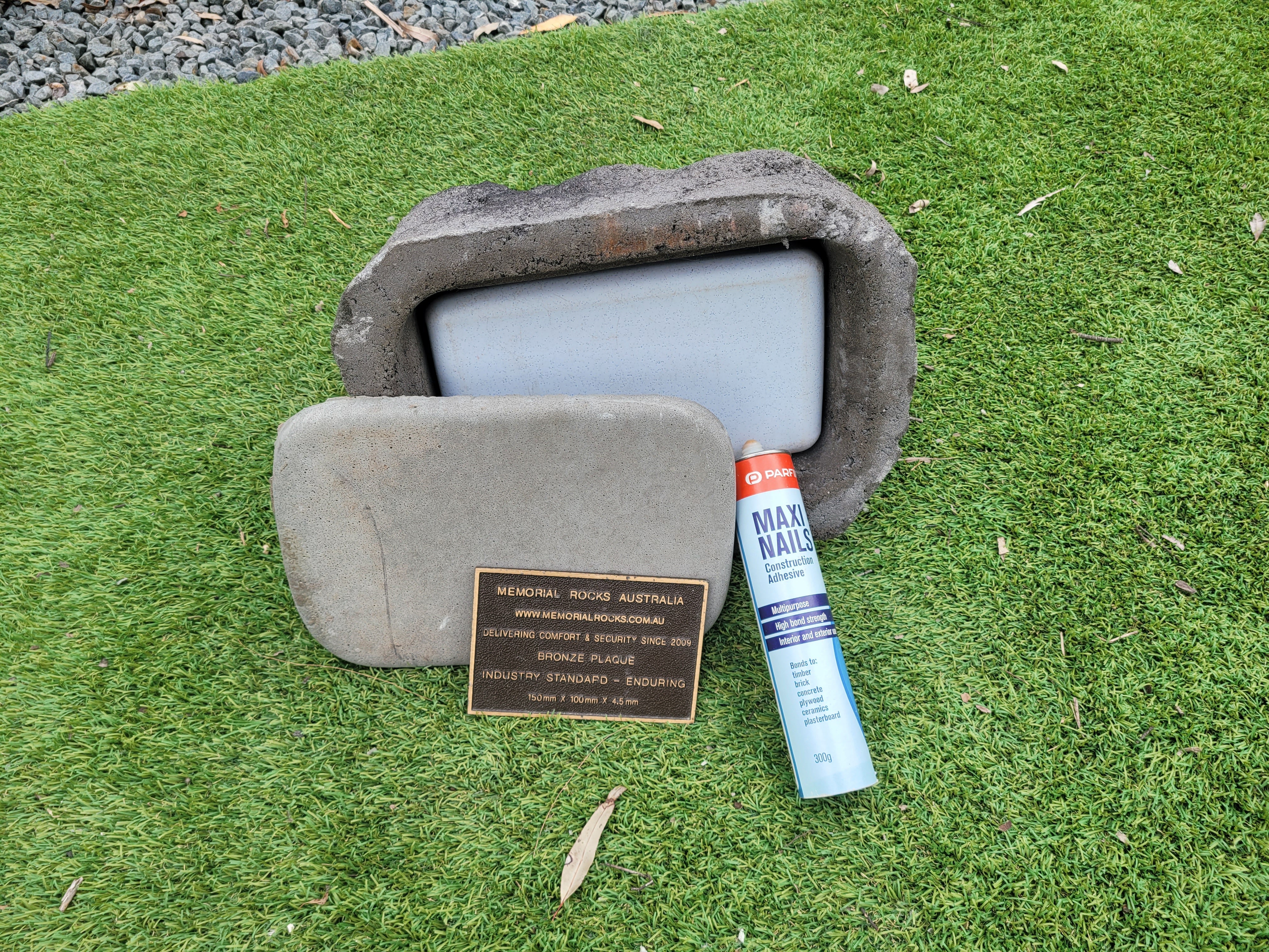 Memorial Rock Urn 1890 Regular Black