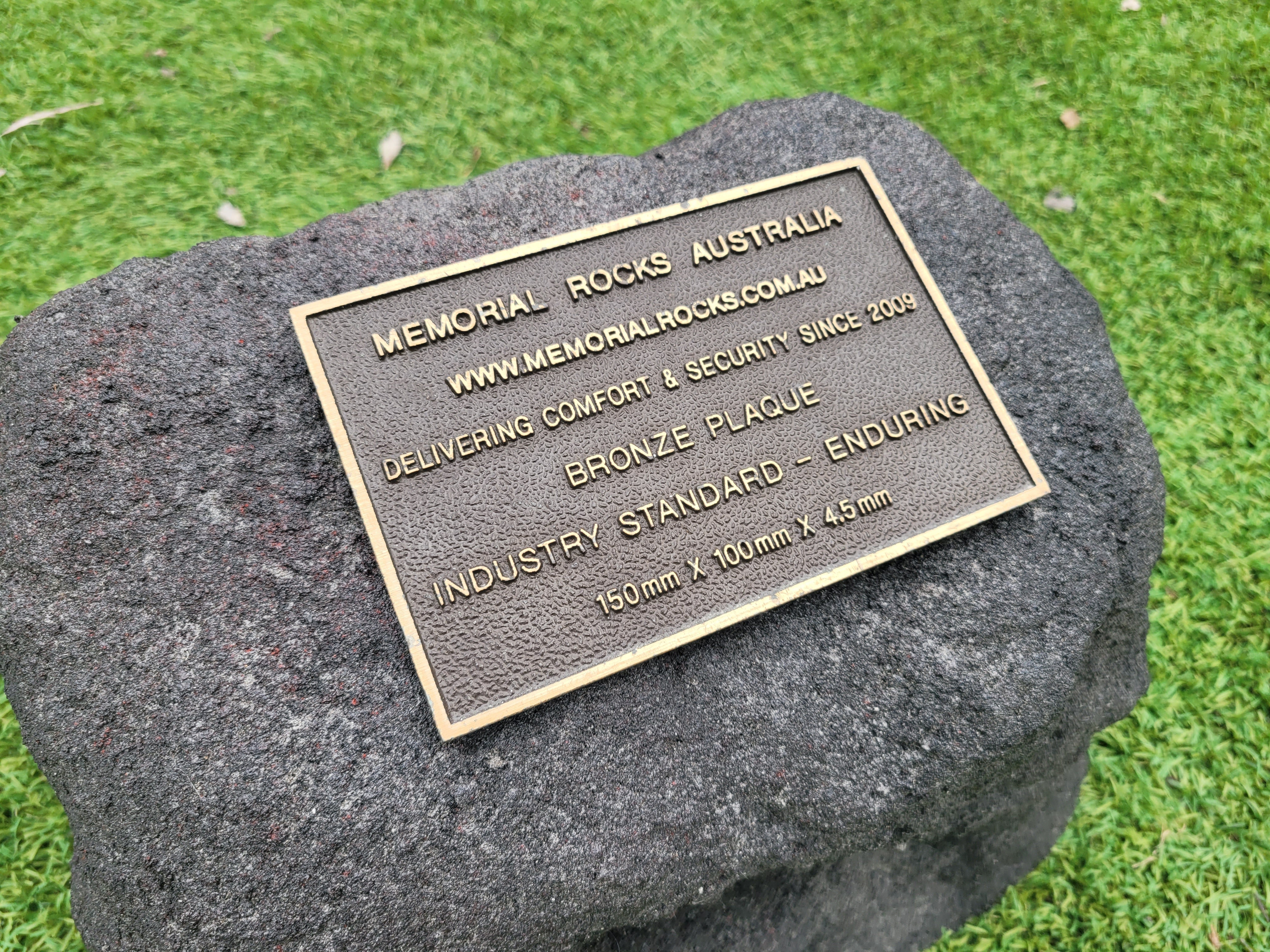 Memorial Rock Urn 1891 Regular Black