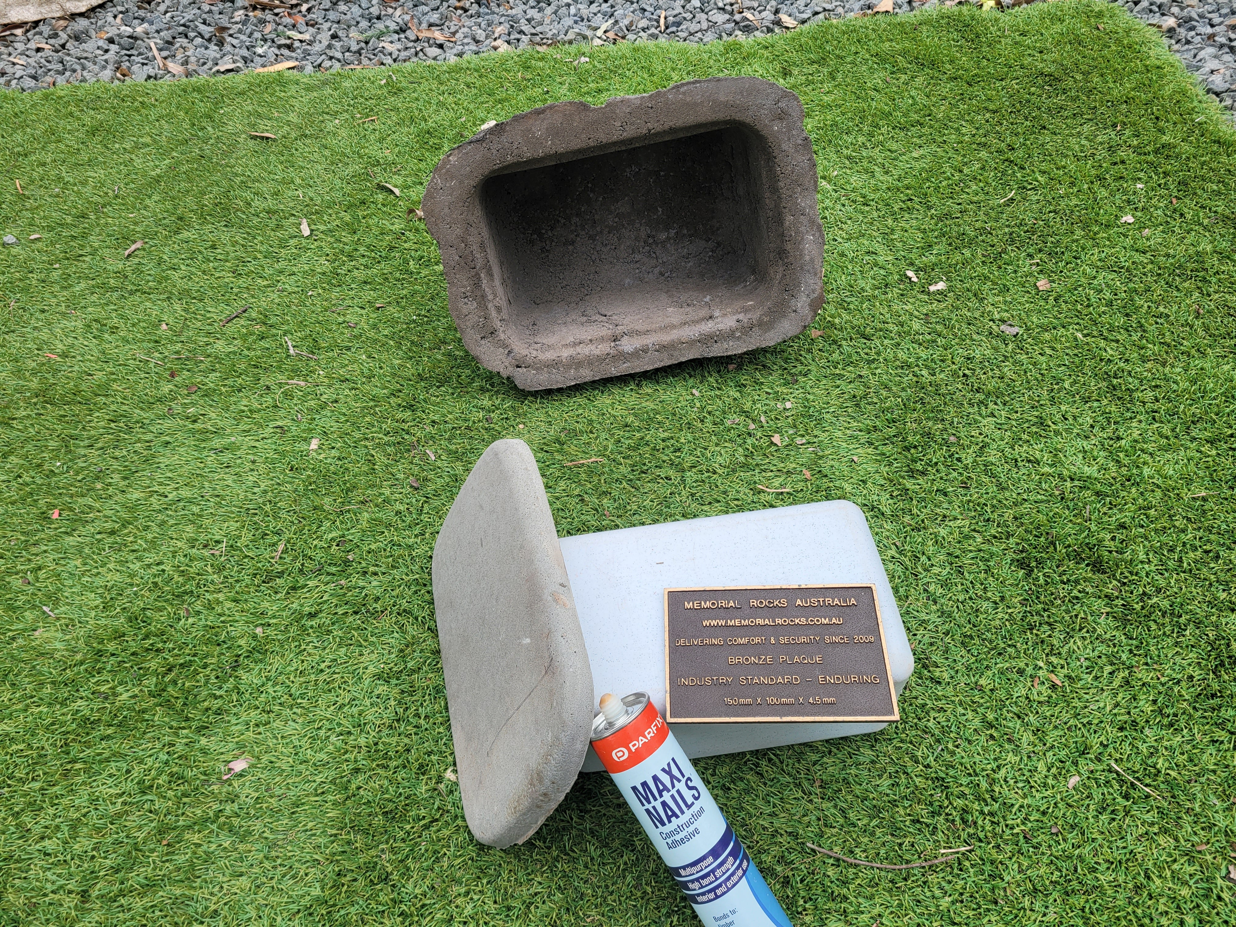 Memorial Rock Urn 1891 Regular Black