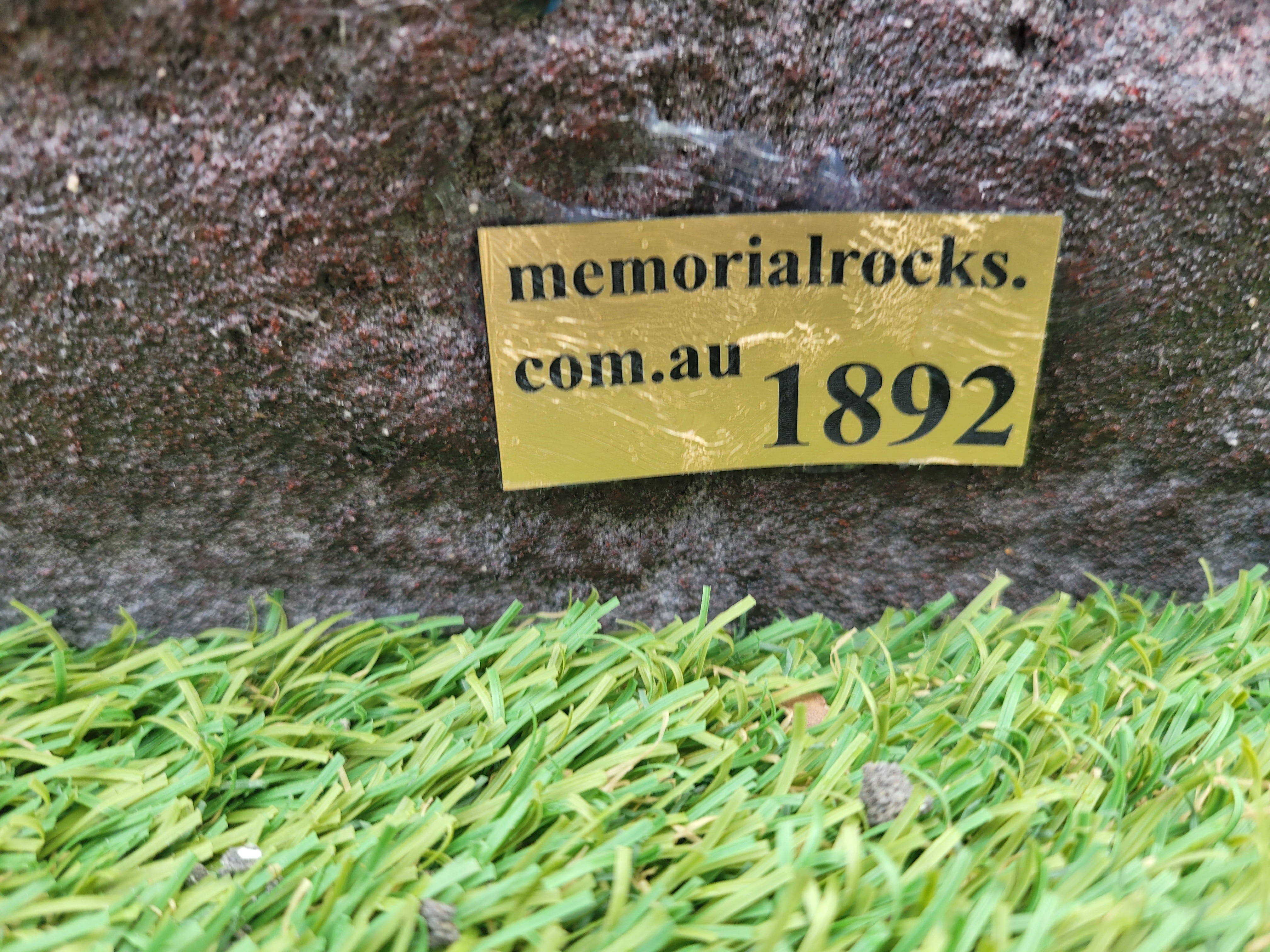 Memorial Rock Urn 1892 Regular Black