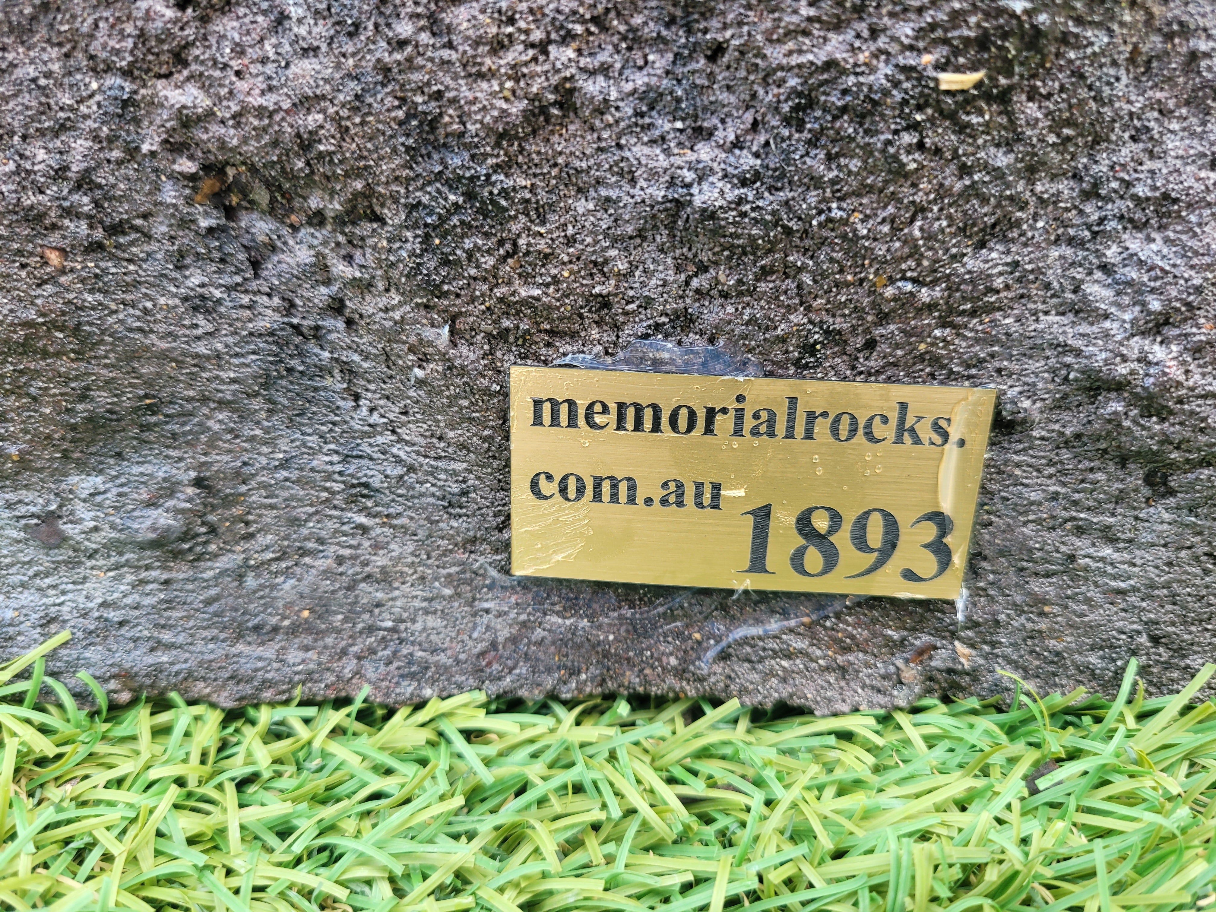 Memorial Rock Urn 1893 Regular Black