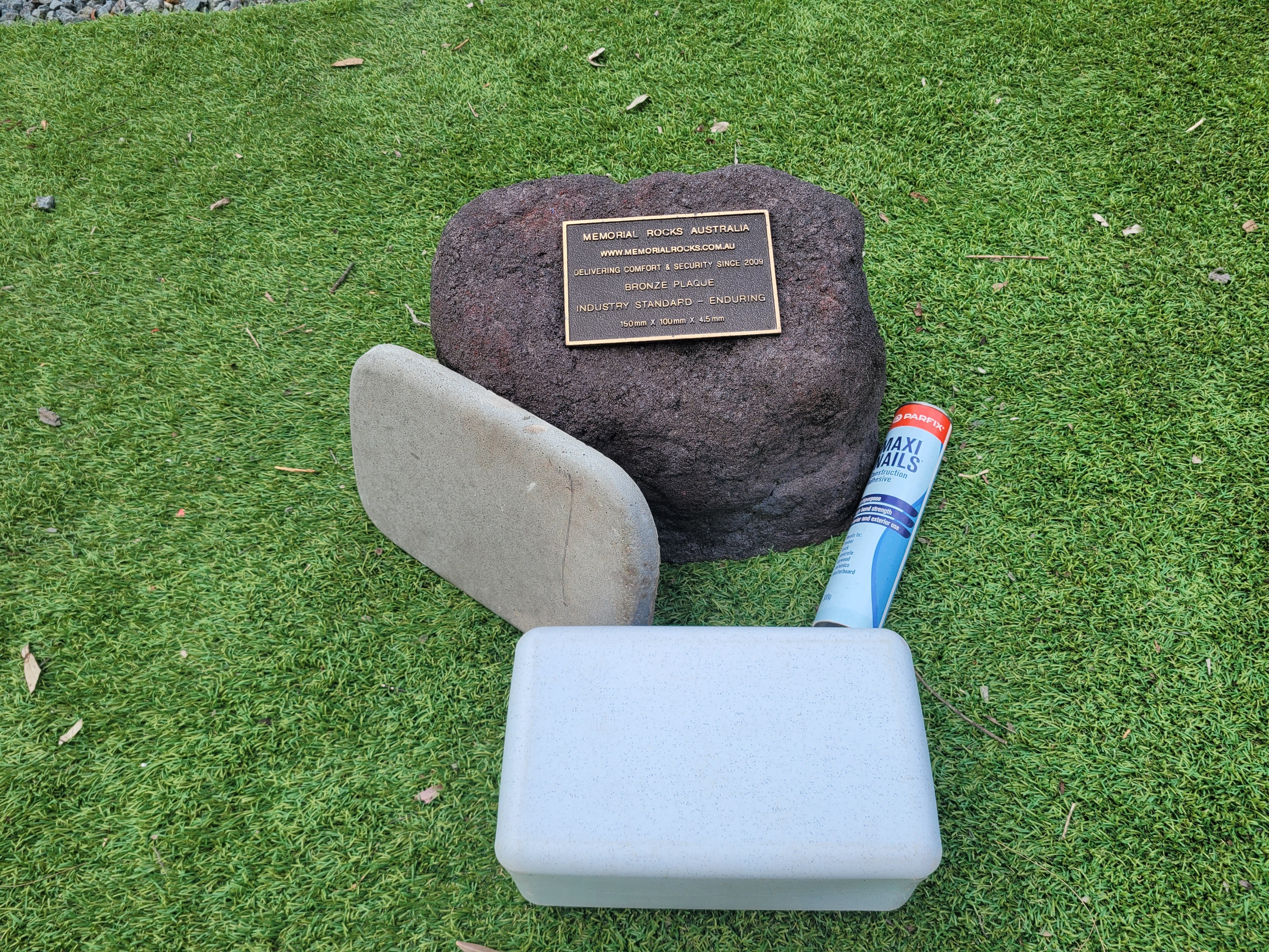 Memorial Rock Urn 1893 Regular Black