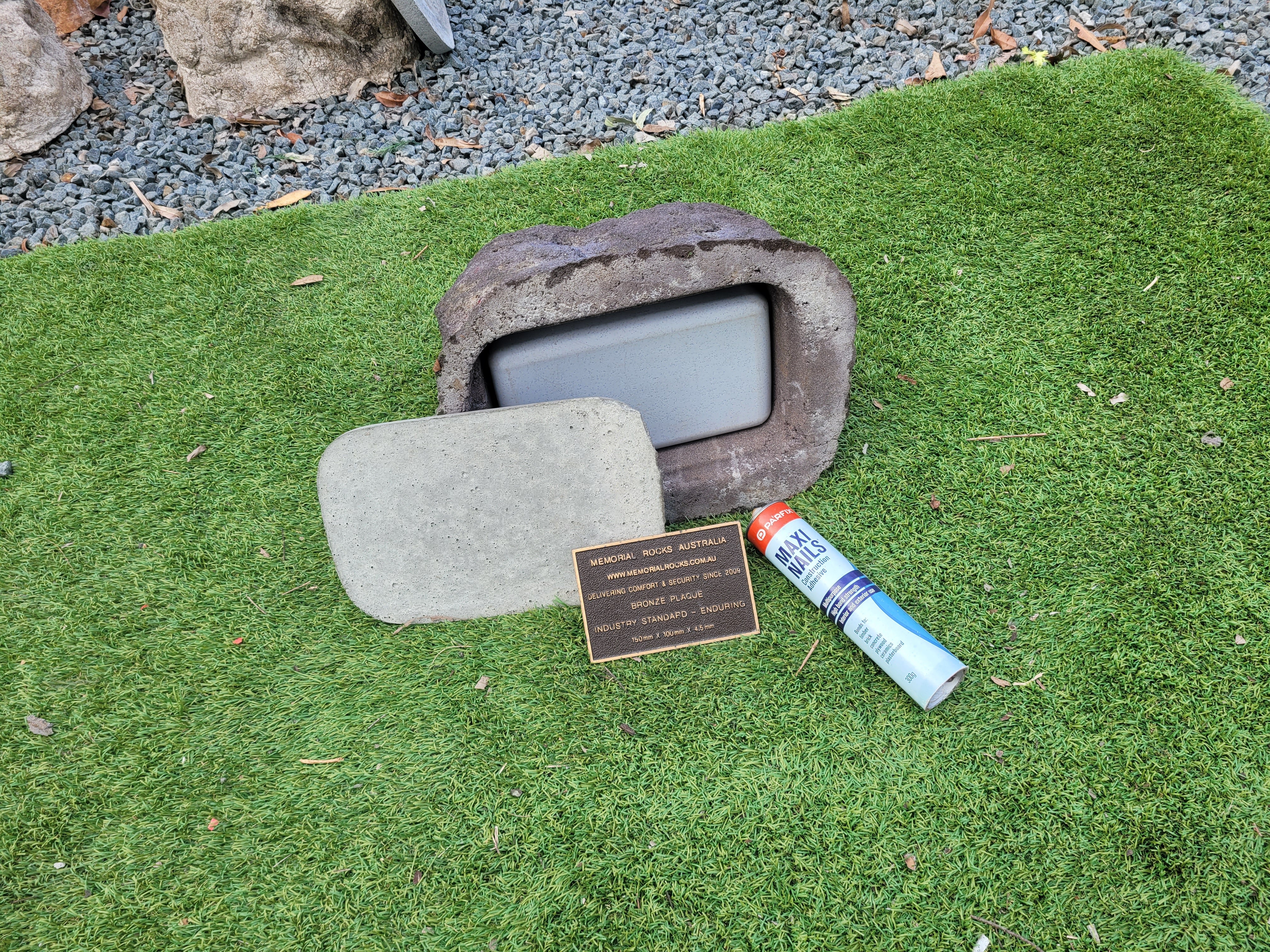 Memorial Rock Urn 1893 Regular Black