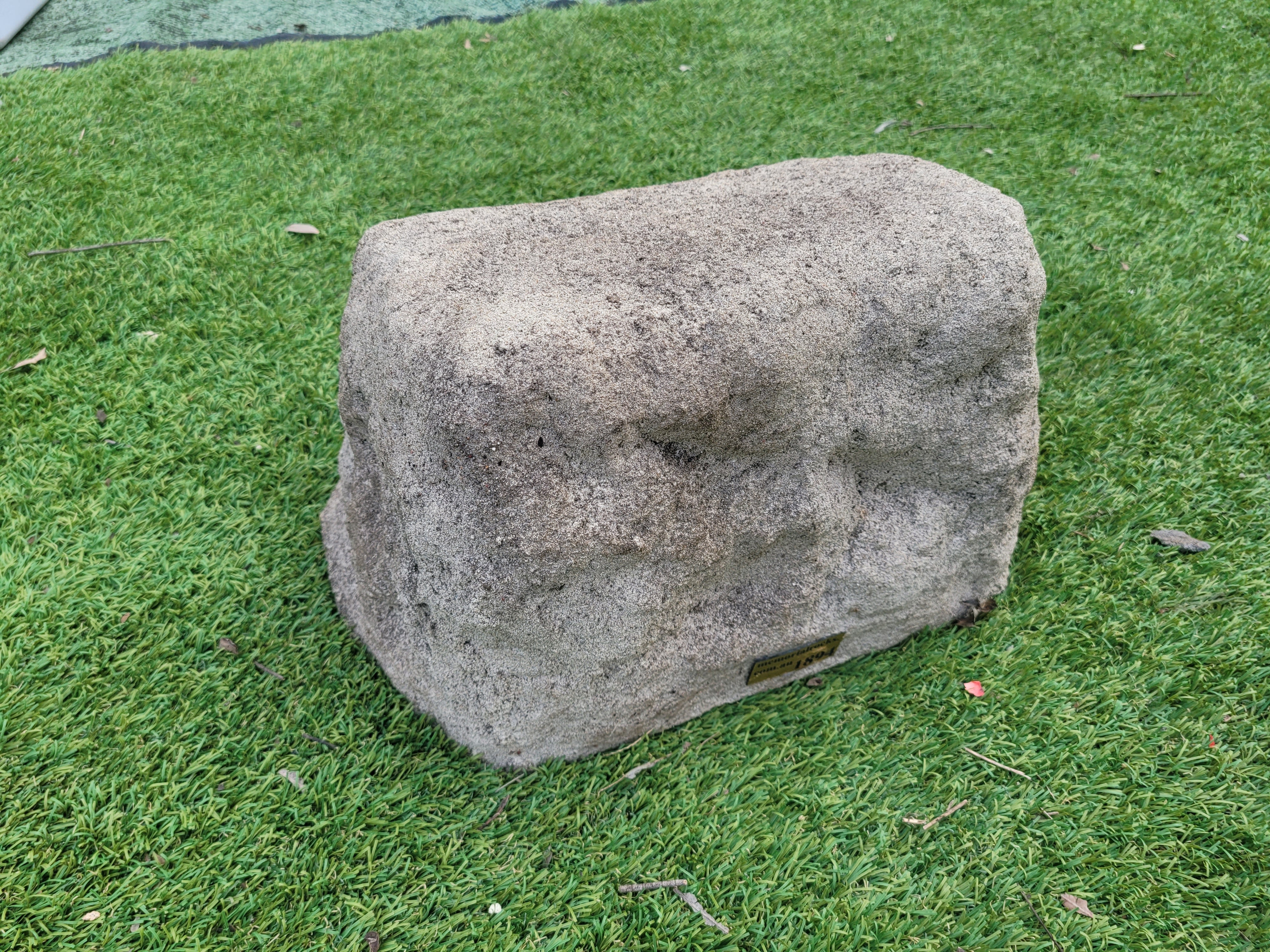 Memorial Rock Urn 1894 Regular Natural Riversand