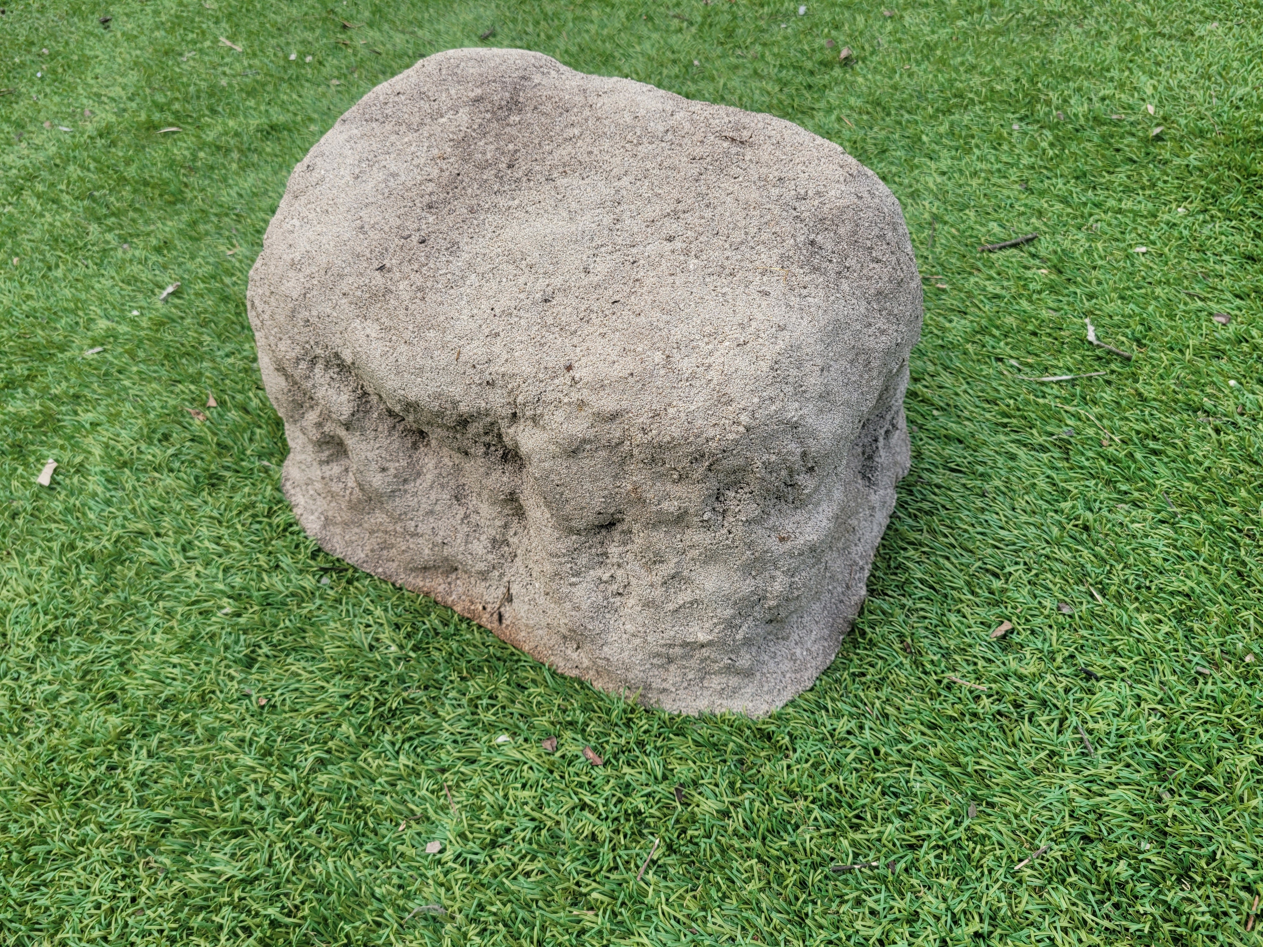 Memorial Rock Urn 1896 Regular Natural Riversand