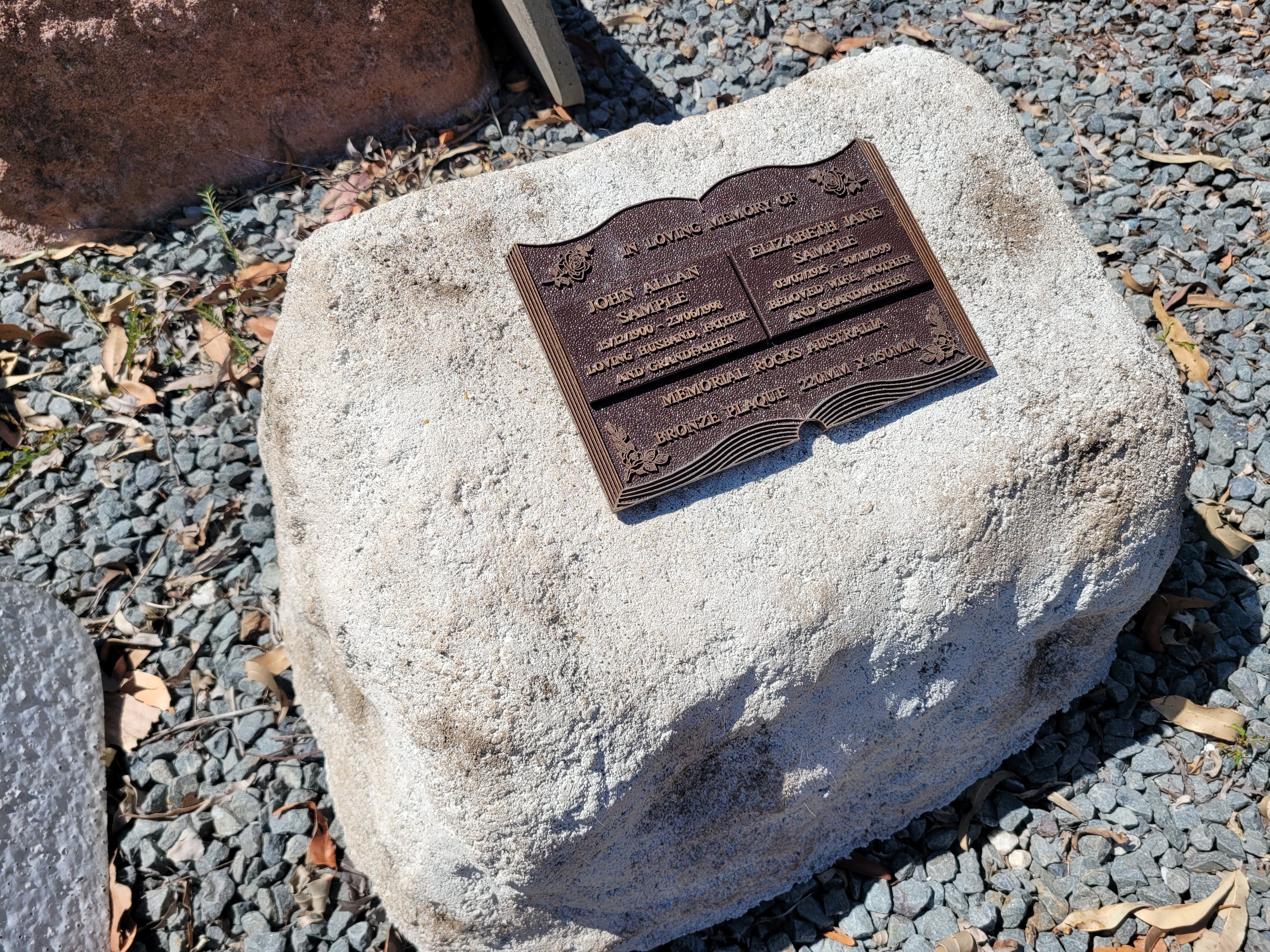 Memorial Rock Urn 1911 Extra-Large  Natural Riversand