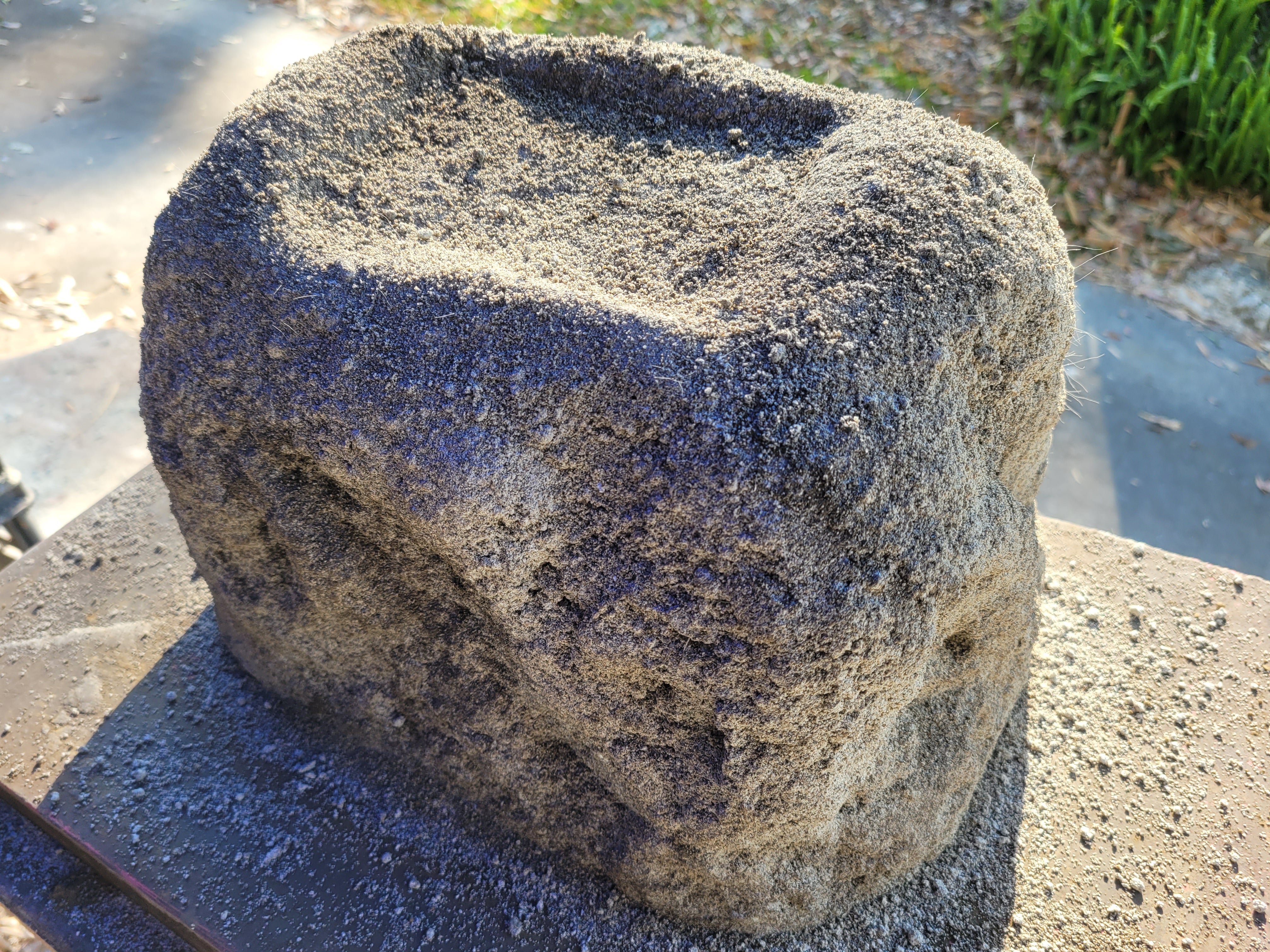 Memorial Rock Urn 1912 Regular Natural Riversand