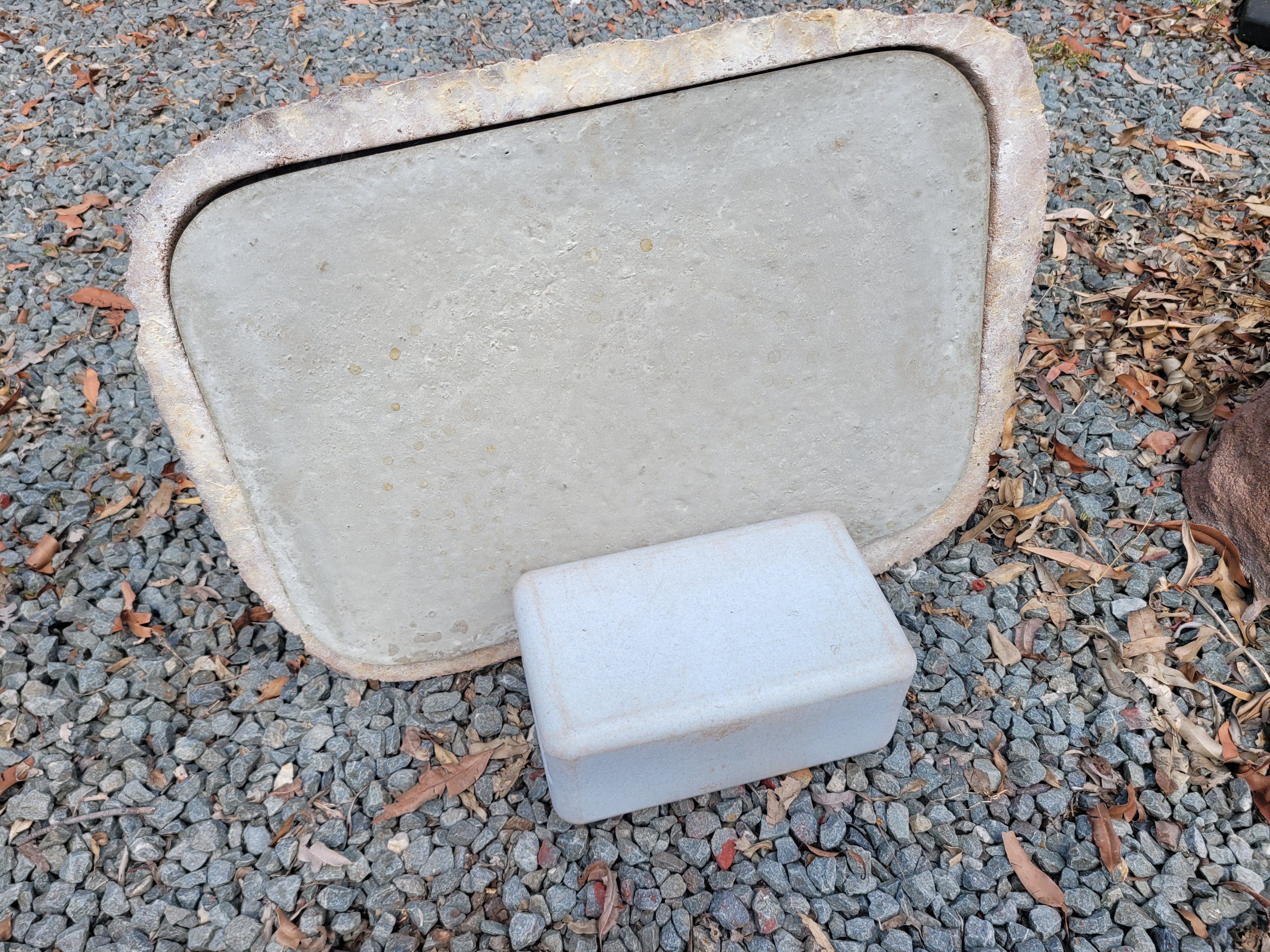 Memorial Rock Urn 1919 Extra-Large  Pink / Red