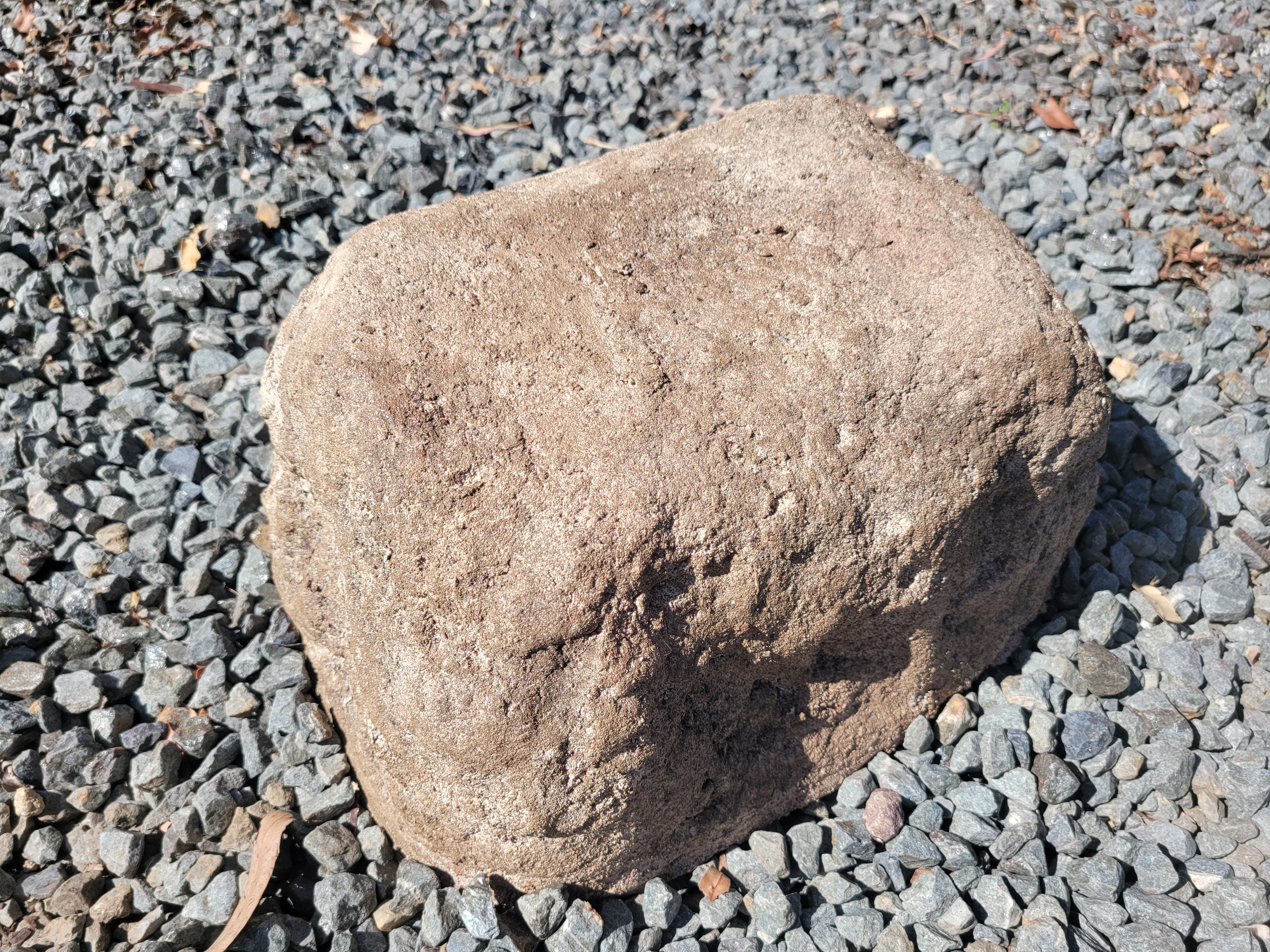 Memorial Rock Urn 2040 Regular Natural Riversand