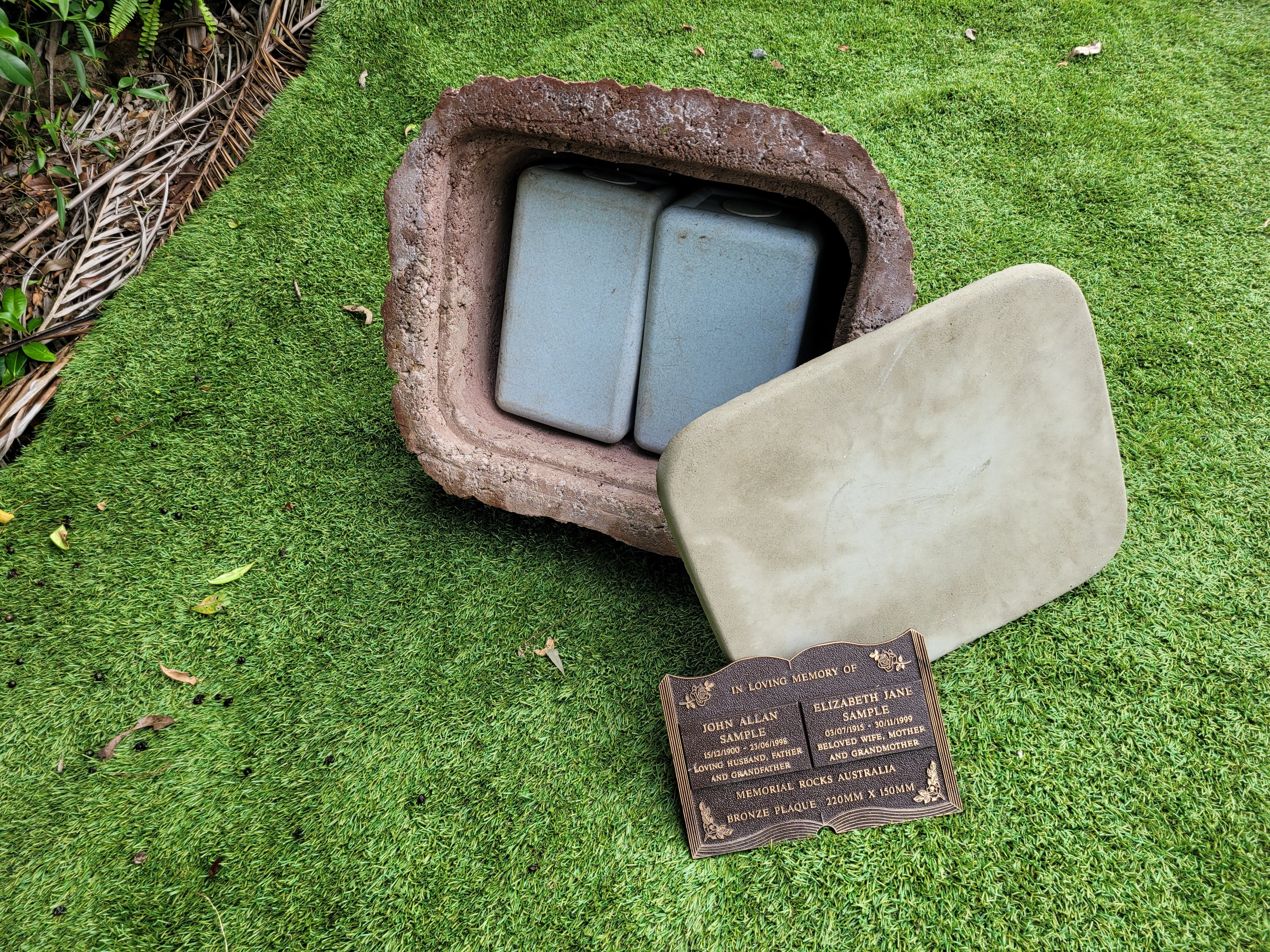 Memorial Rock Urn 2044 Large Double Brown