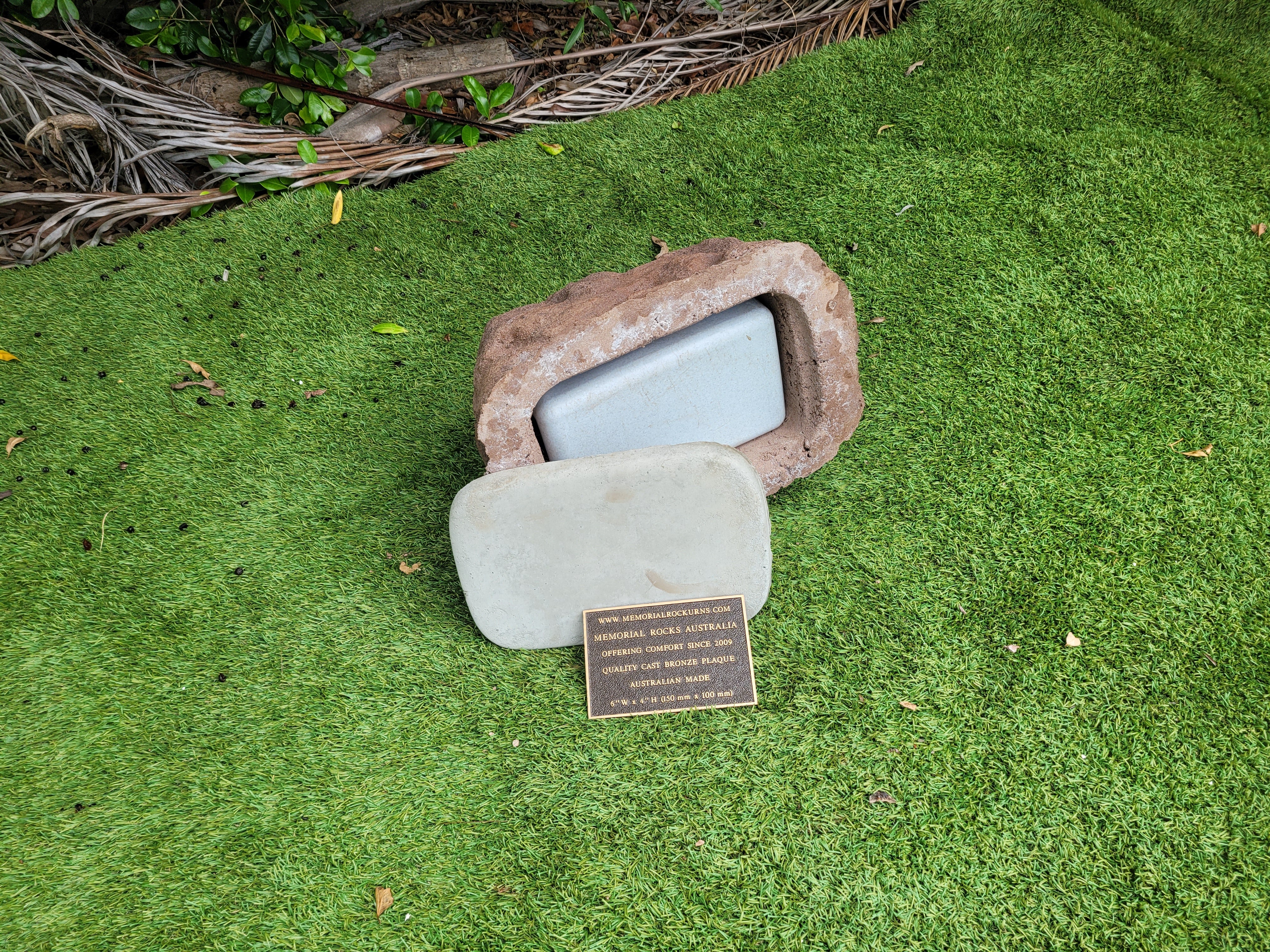 Memorial Rock Urn 2045 Regular Brown