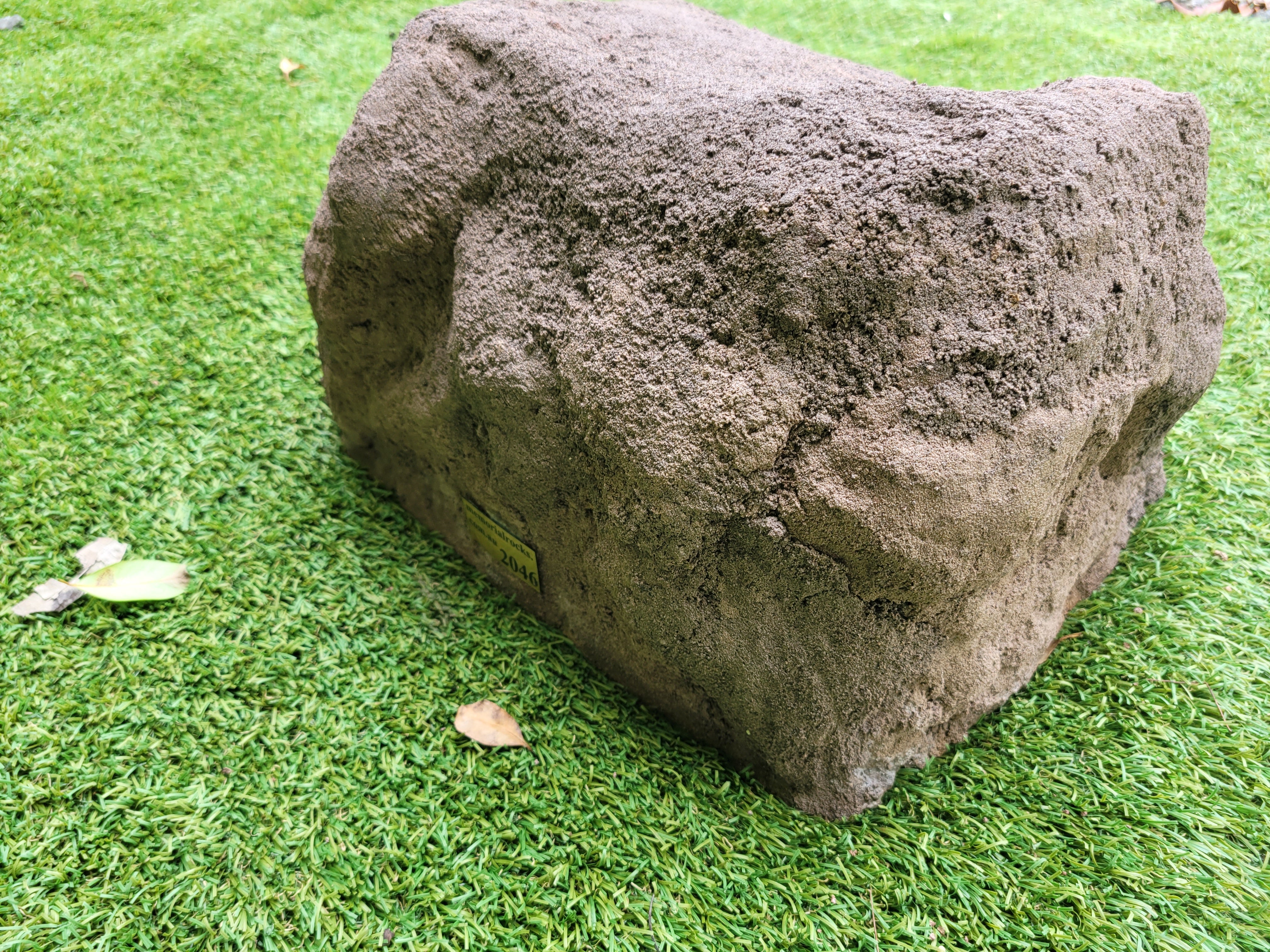 Memorial Rock Urn 2046 Regular Brown