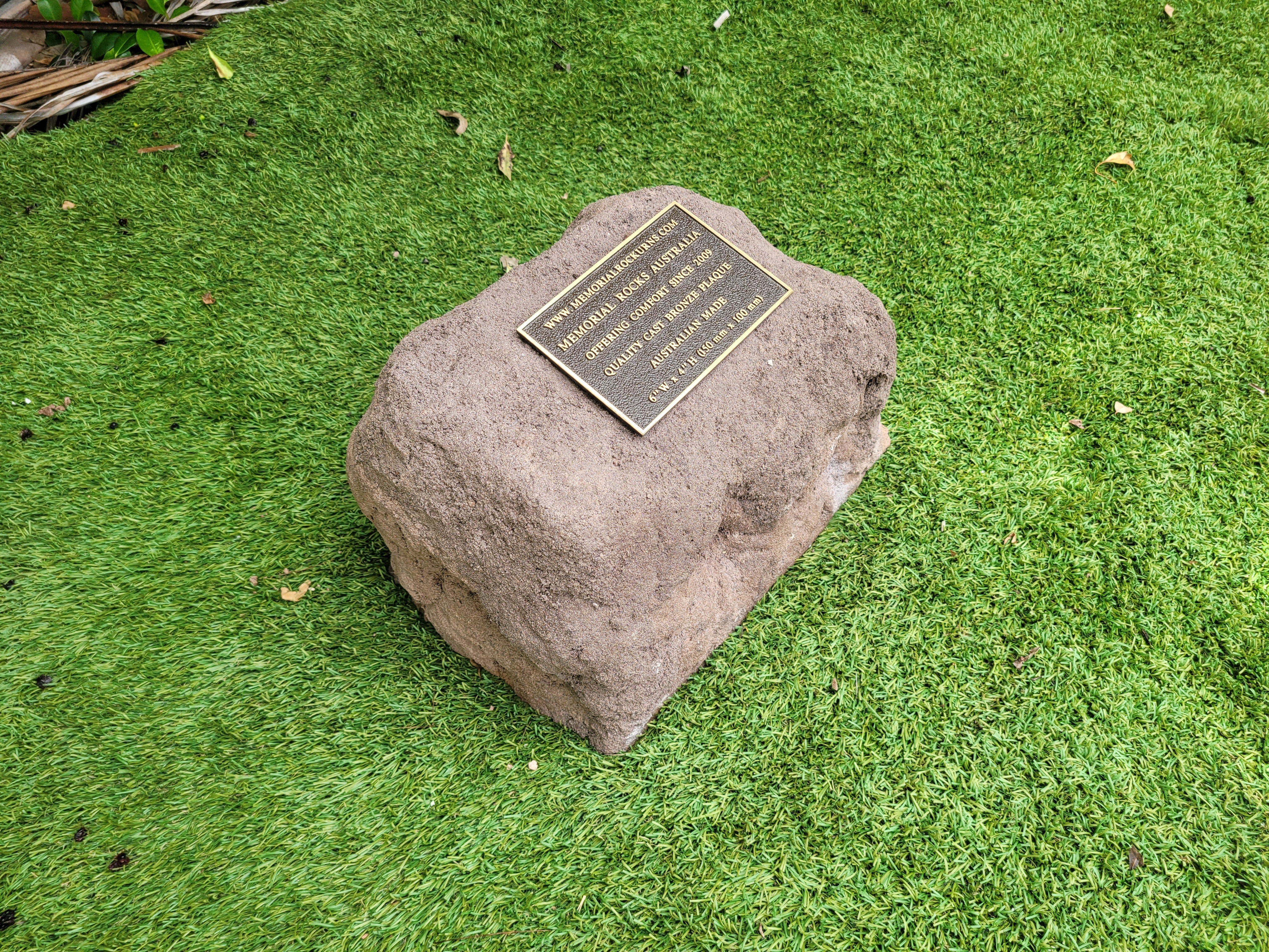 Memorial Rock Urn 2046 Regular Brown