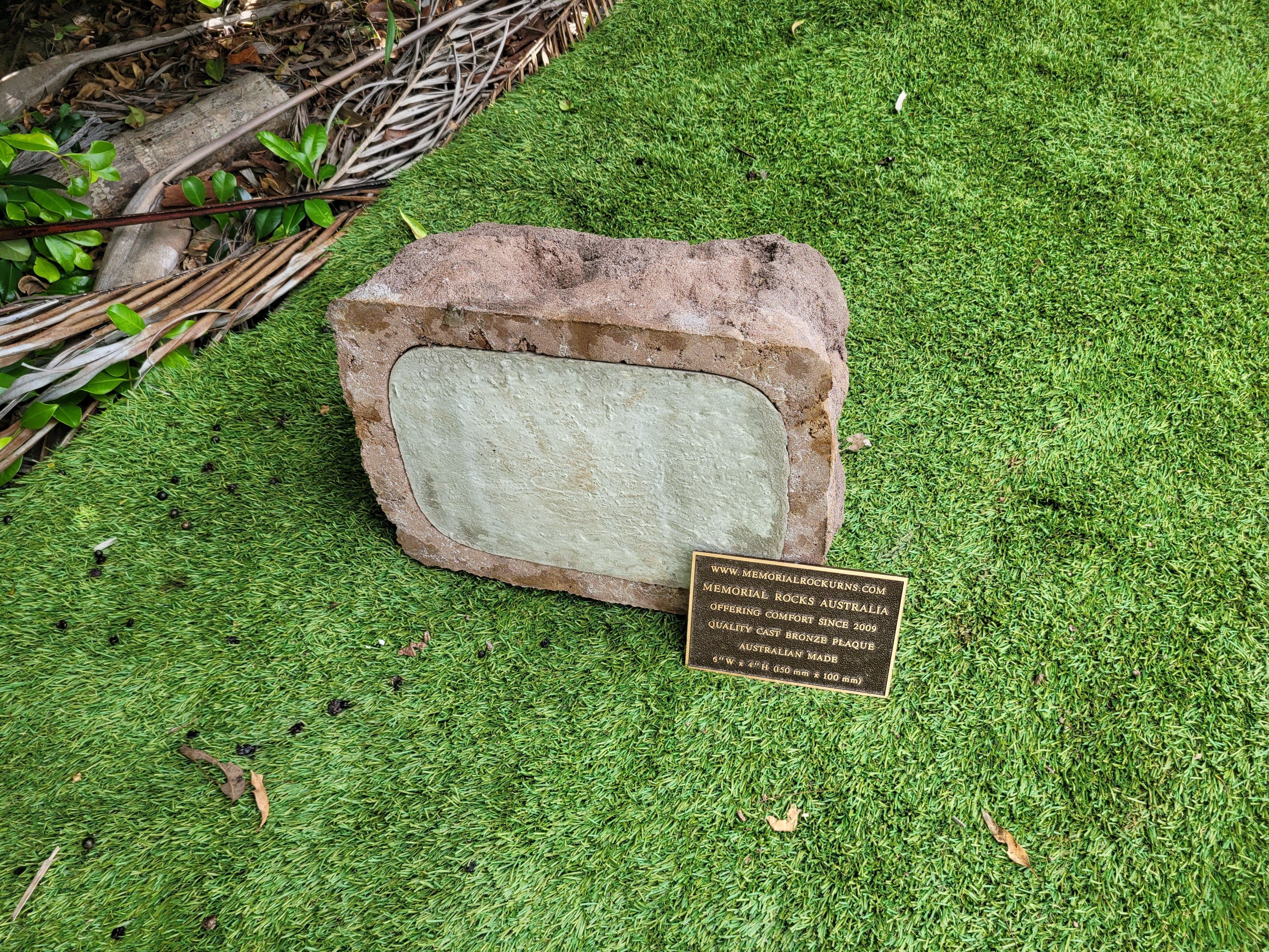 Memorial Rock Urn 2046 Regular Brown