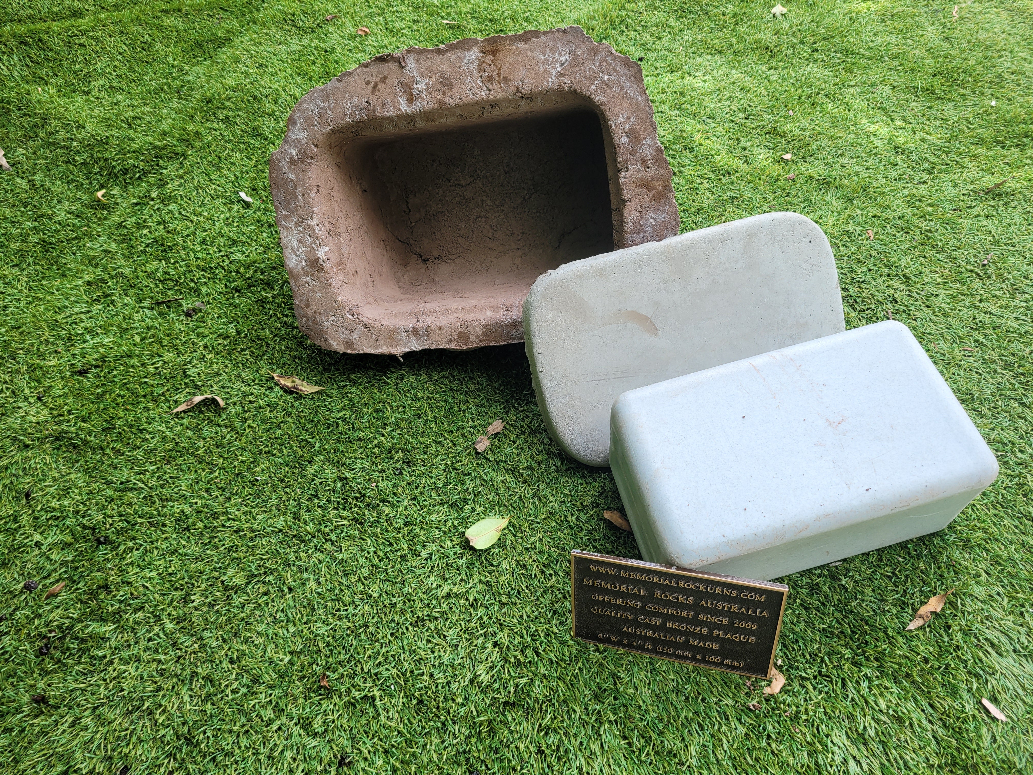 Memorial Rock Urn 2047 Regular Brown