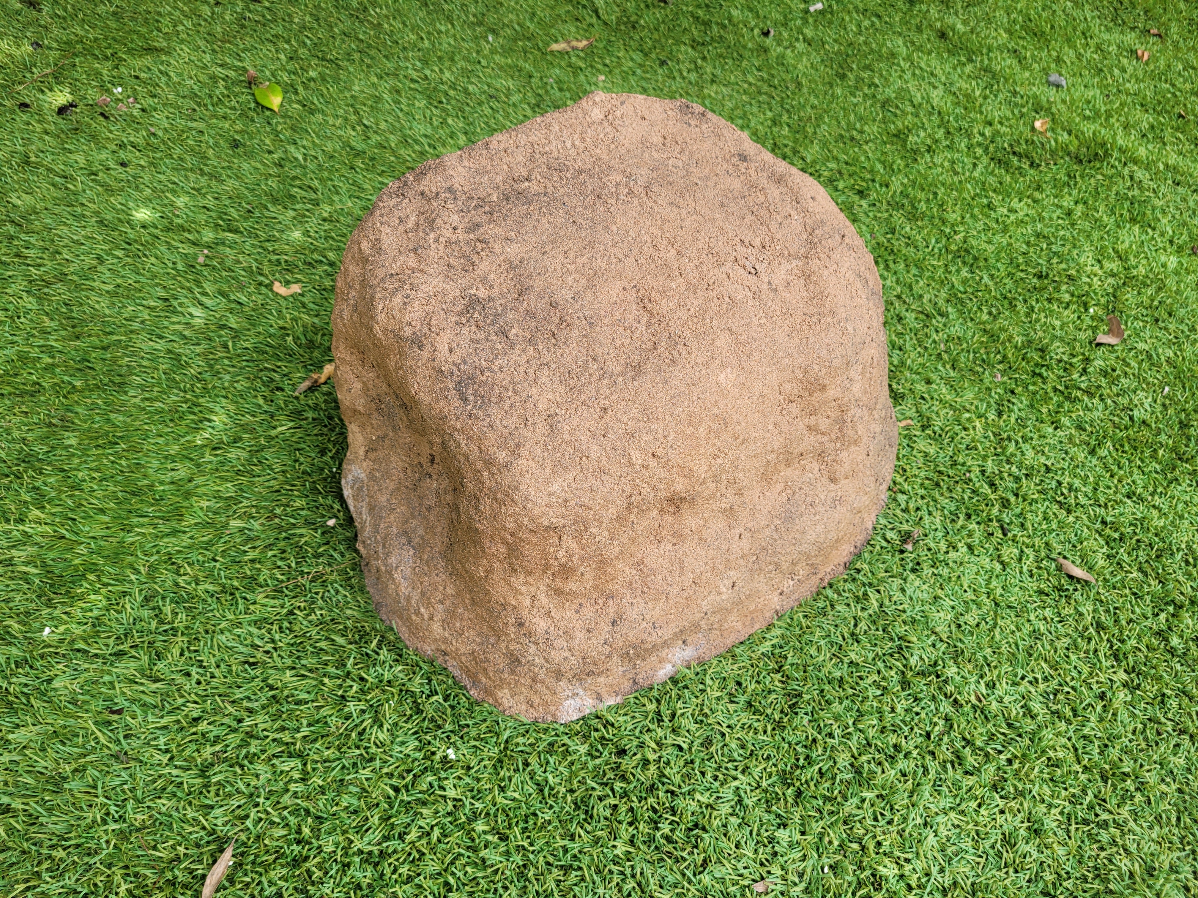 Memorial Rock Urn 2052 Medium Brown