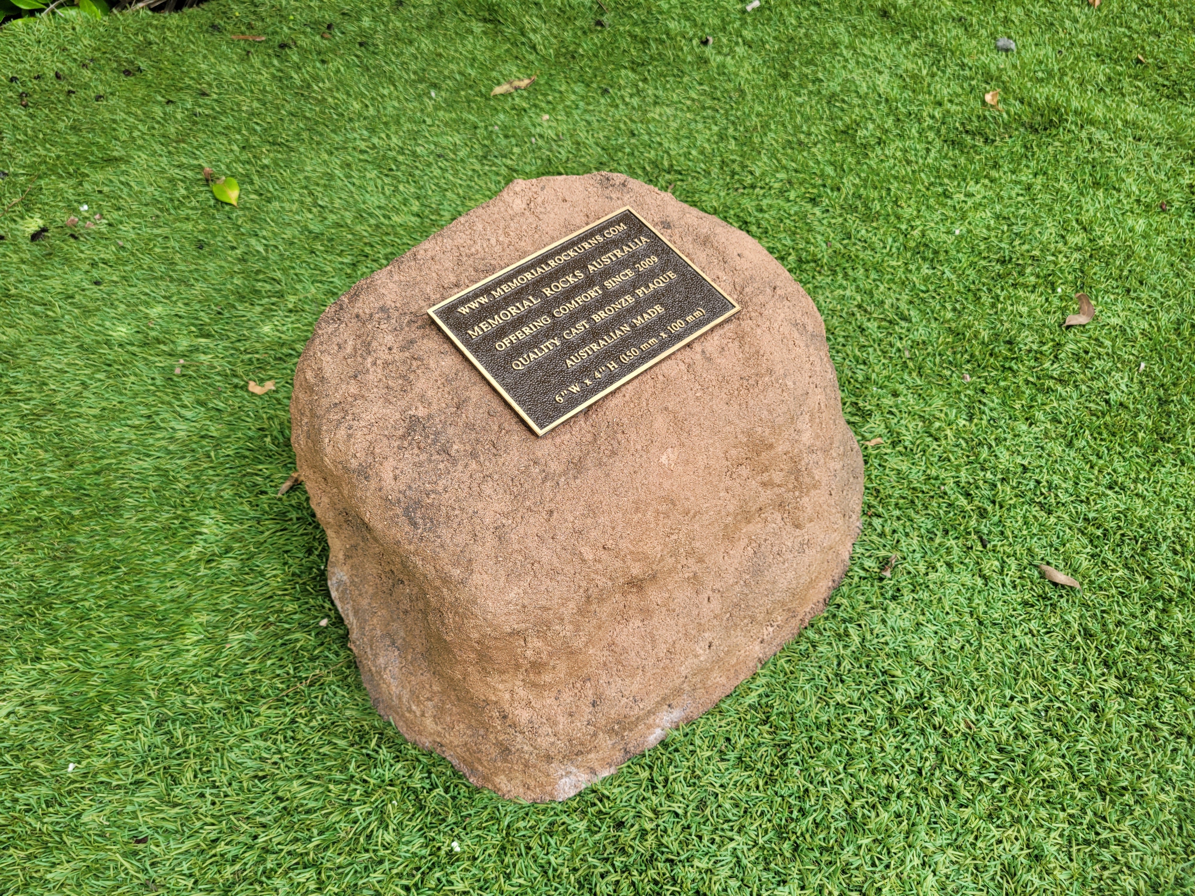 Memorial Rock Urn 2052 Medium Brown