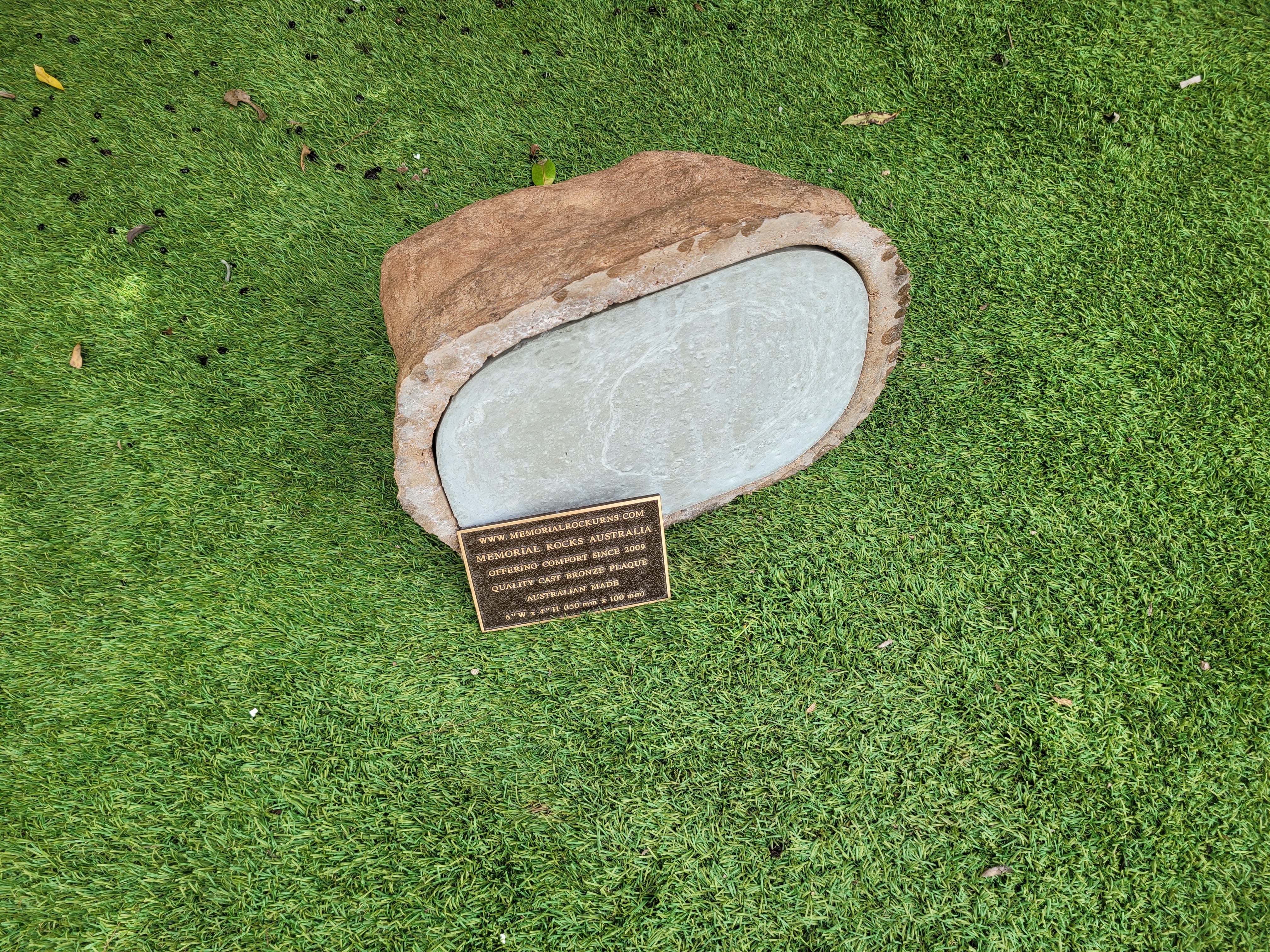 Memorial Rock Urn 2052 Medium Brown