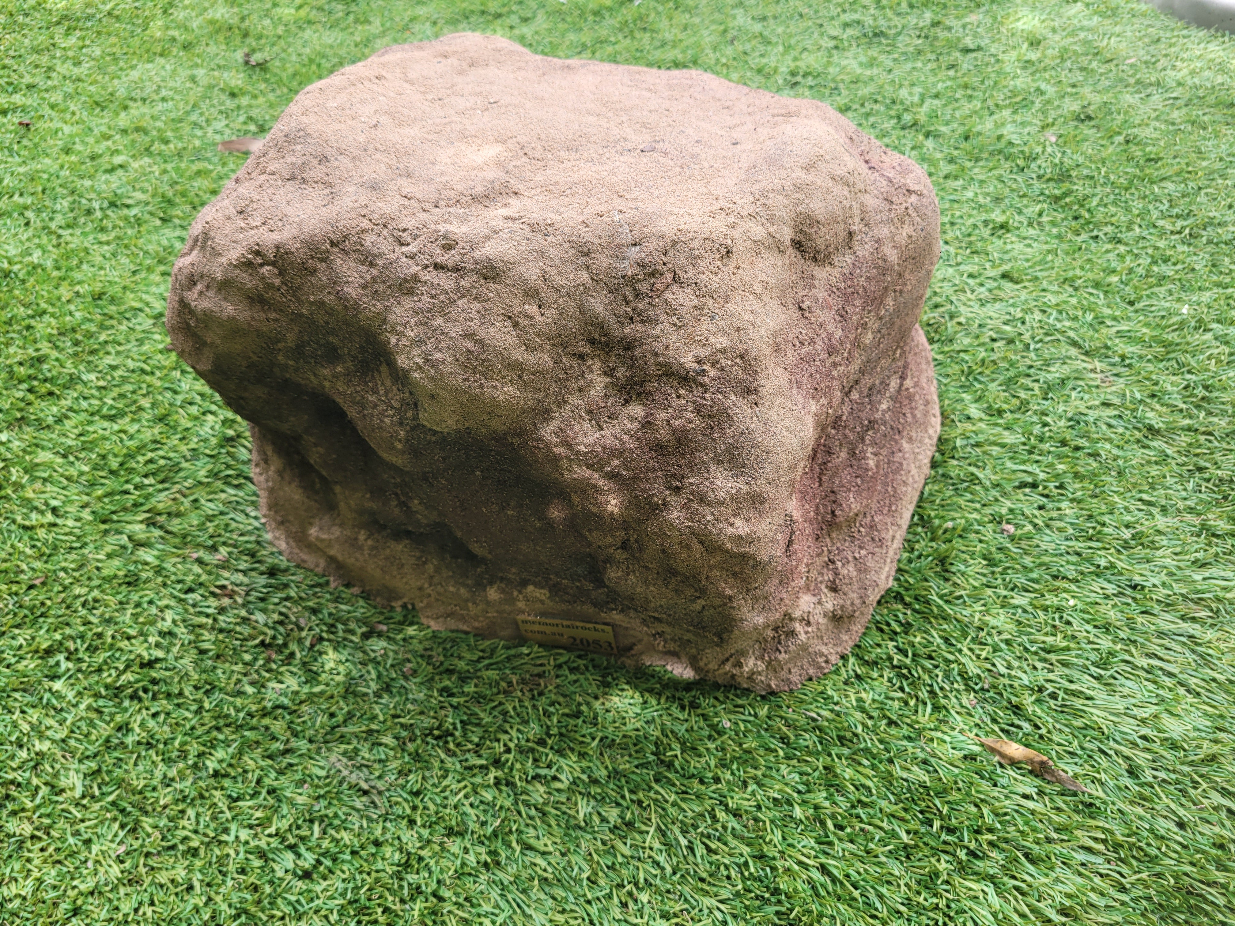 Memorial Rock Urn 2053 Medium Brown