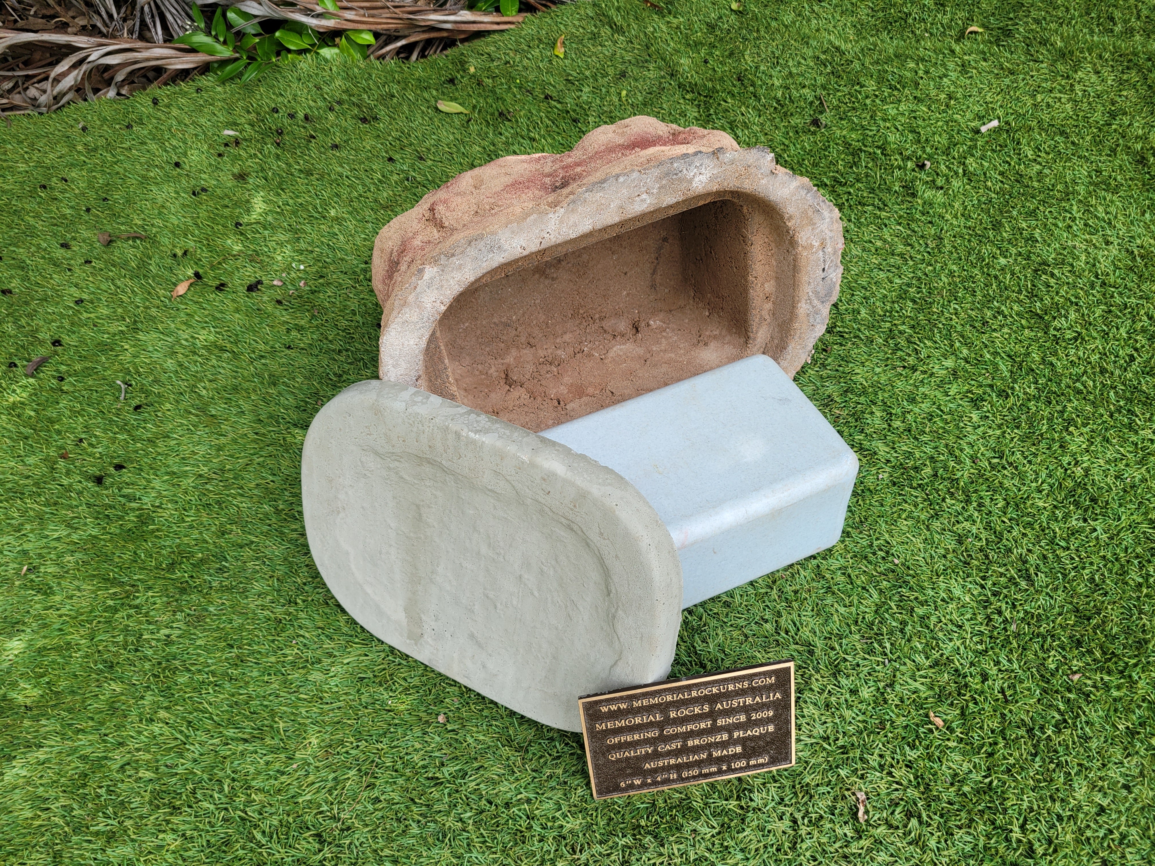 Memorial Rock Urn 2053 Medium Brown