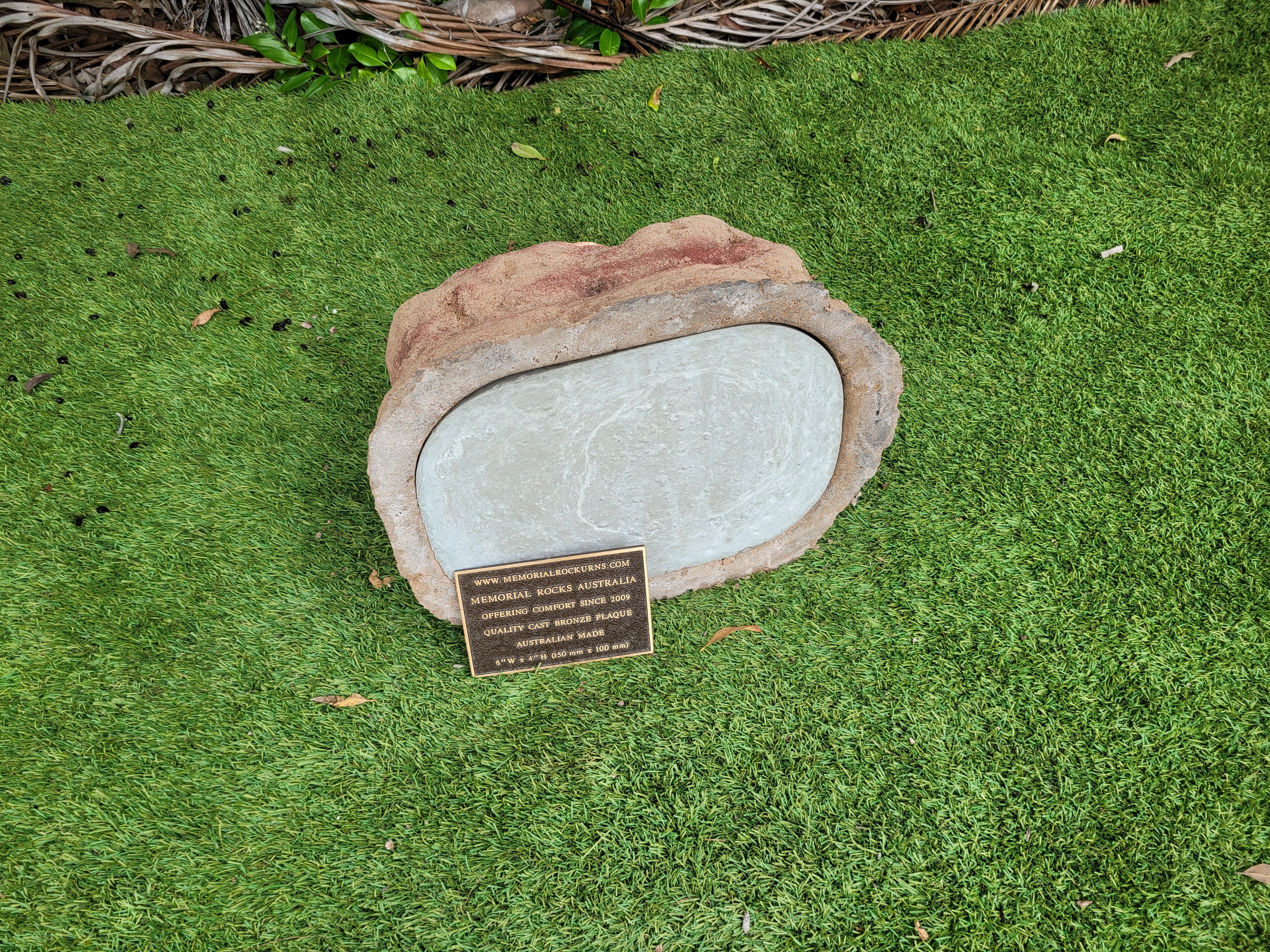 Memorial Rock Urn 2053 Medium Brown