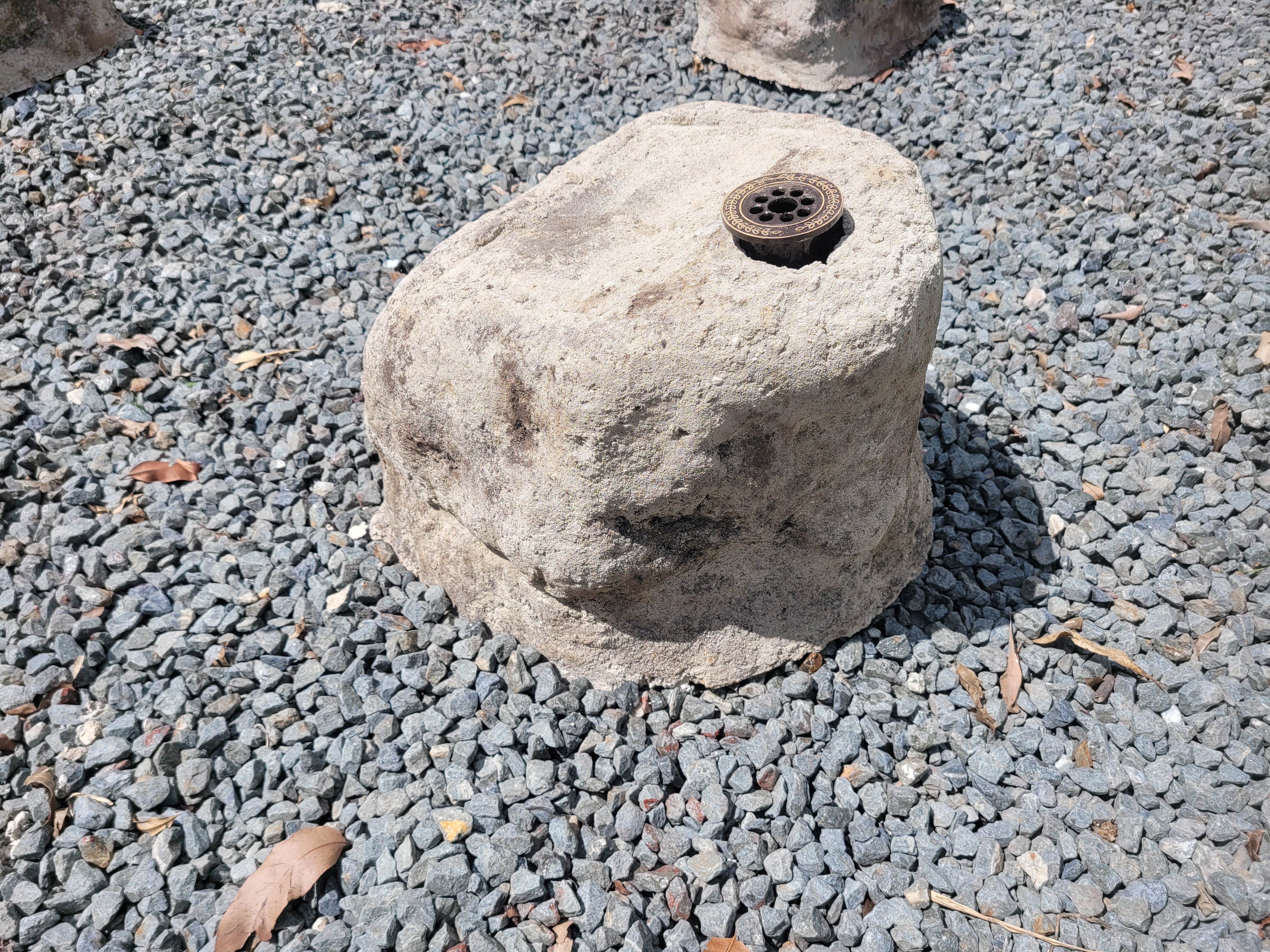 Large Memorial Rock Urn with Vase. 2055 Novelty