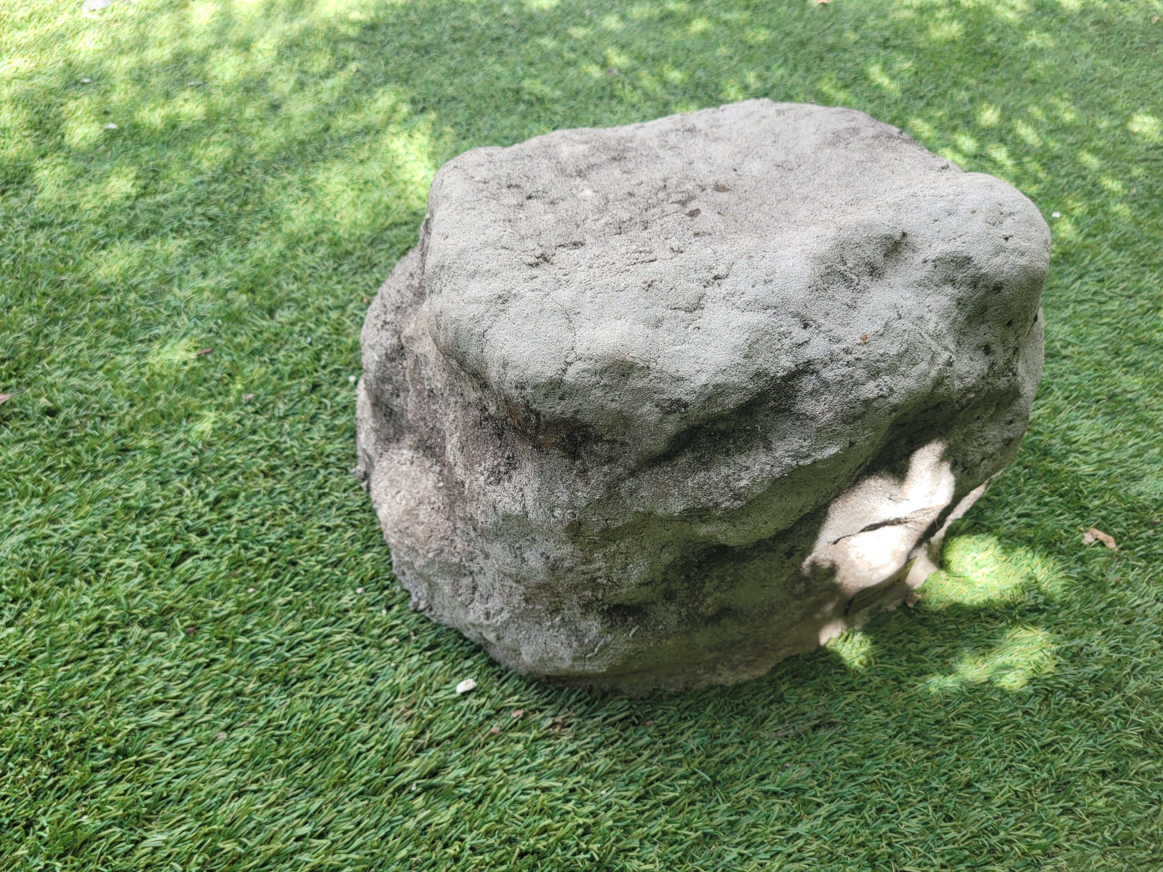 Memorial Rock Urn 2057 Medium Natural Riversand