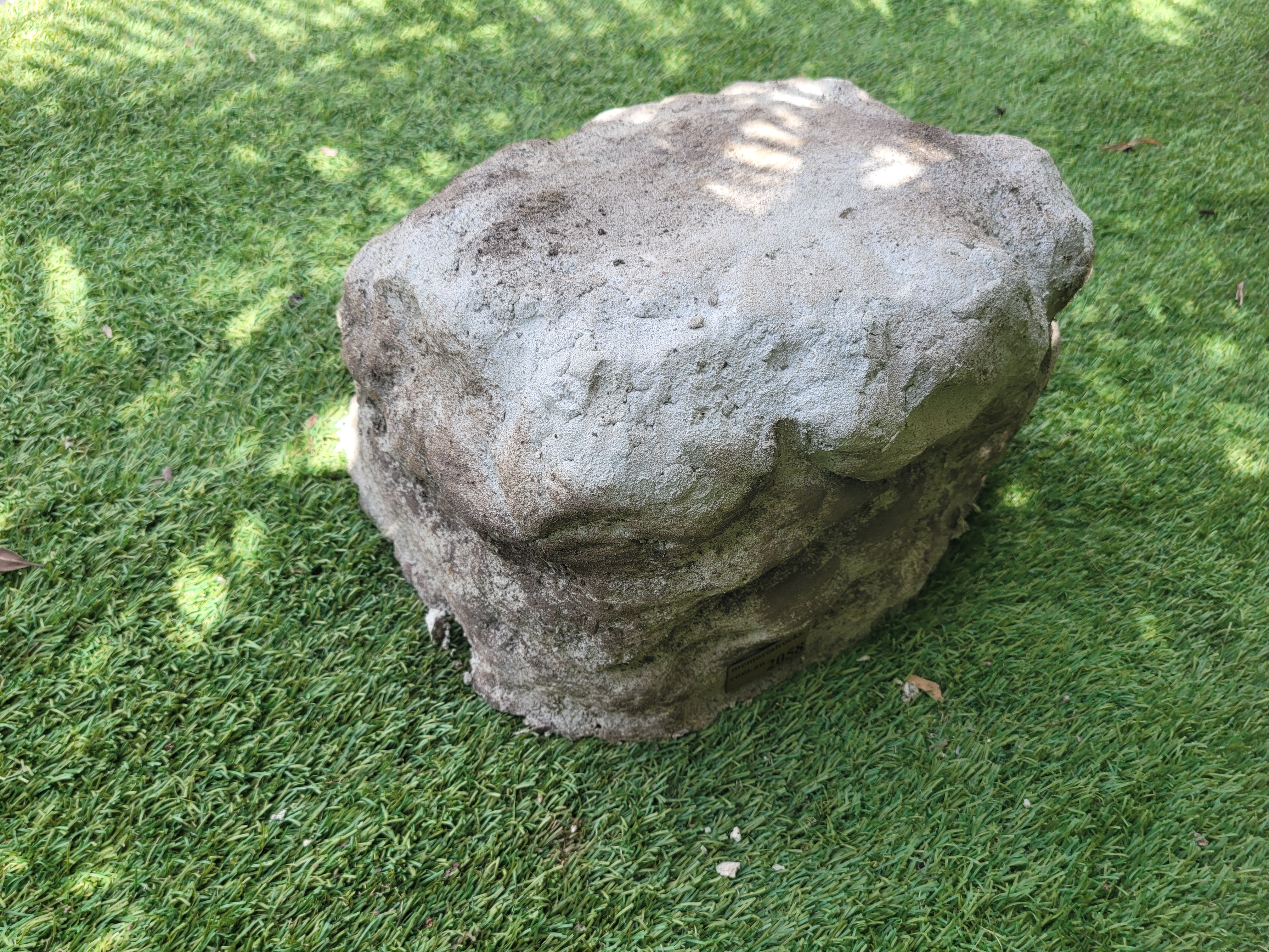 Memorial Rock Urn 2058 Medium Natural Riversand