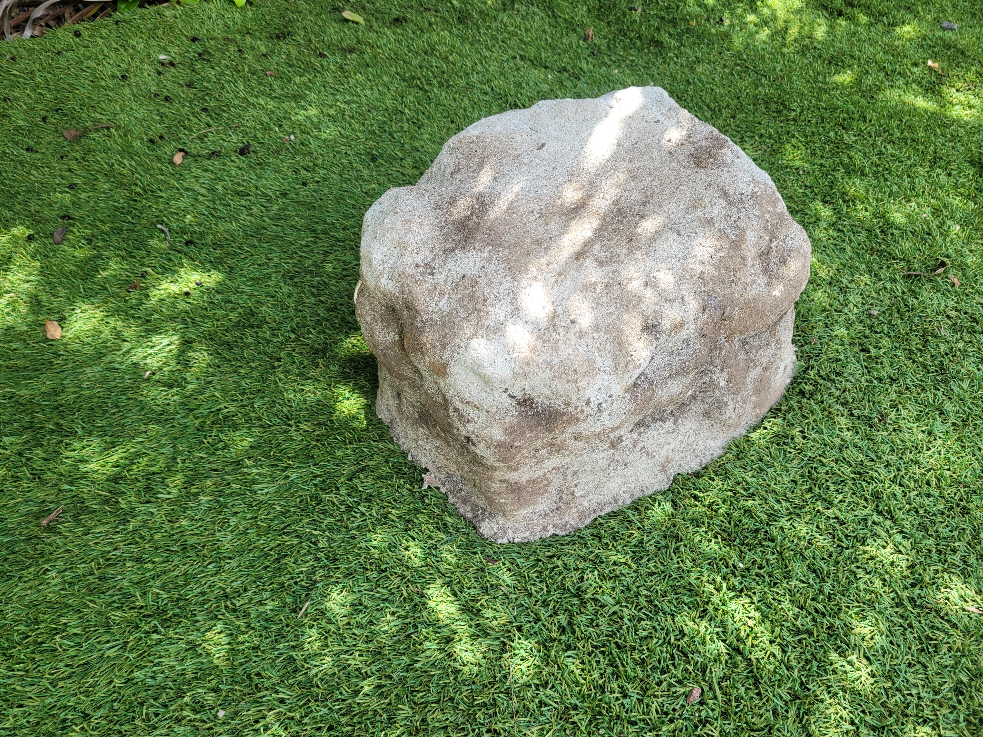Memorial Rock Urn 2058 Medium Natural Riversand