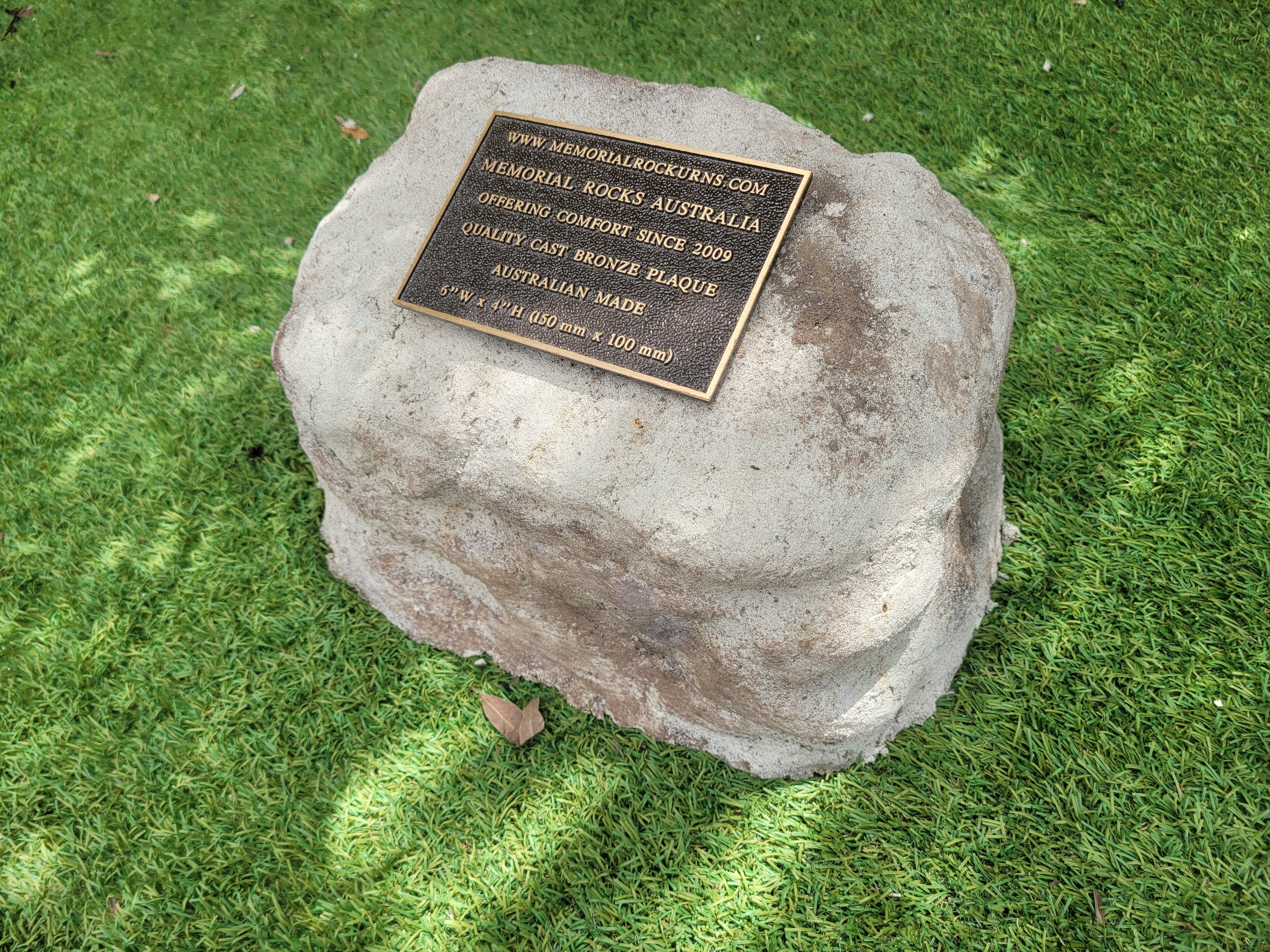 Memorial Rock Urn 2059 Regular Natural Riversand