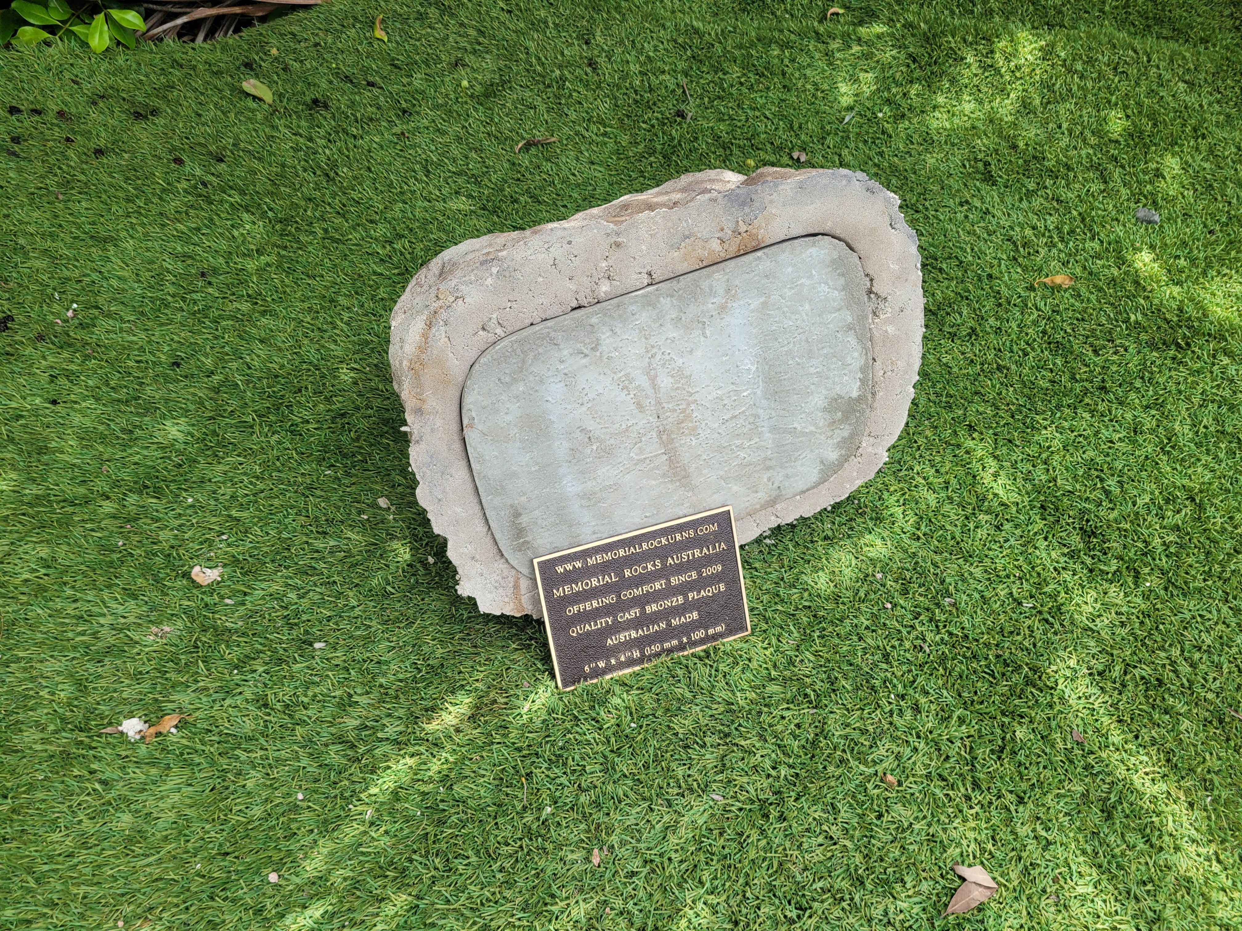 Memorial Rock Urn 2059 Regular Natural Riversand