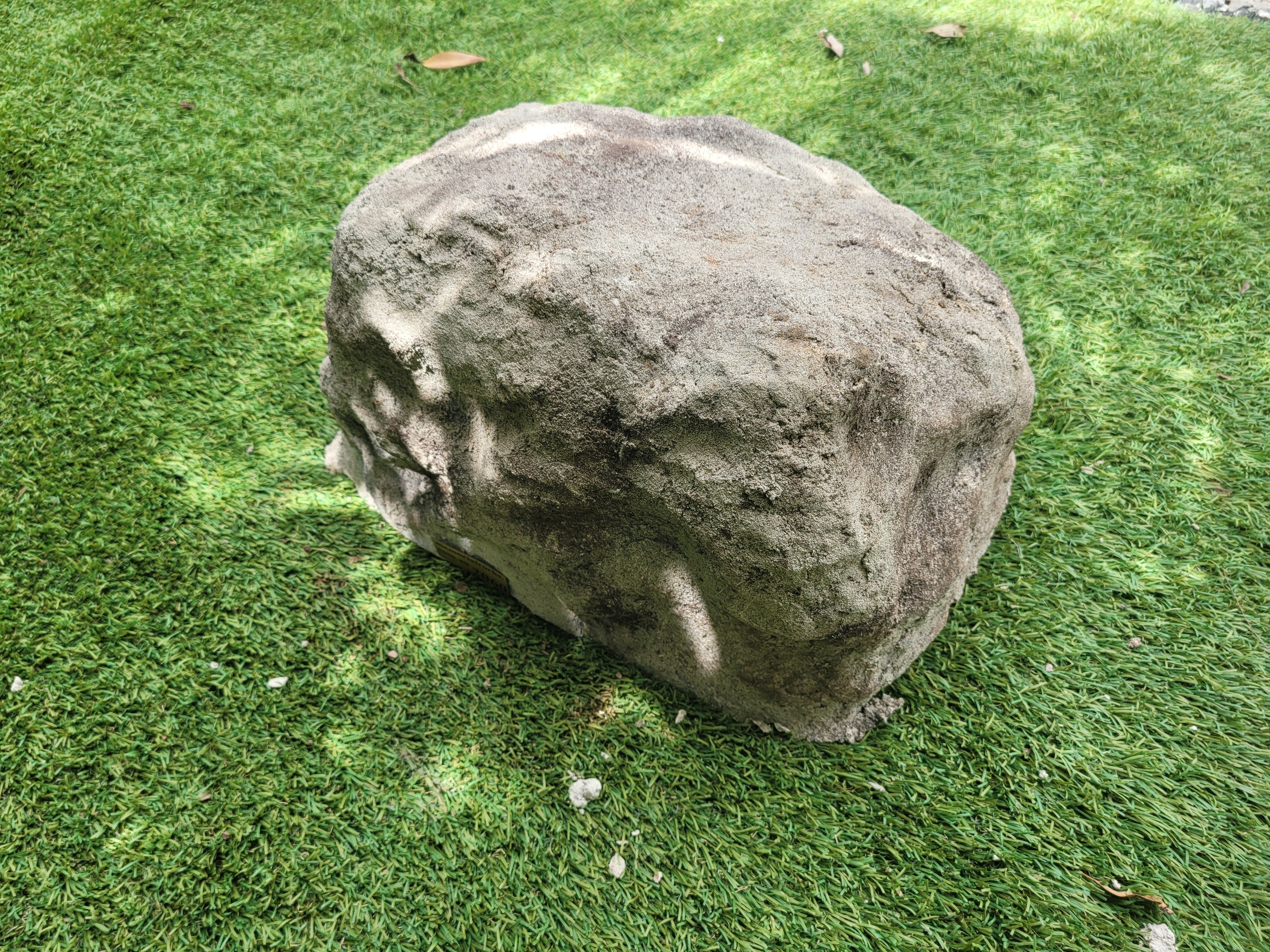 Memorial Rock Urn 2060 Regular Natural Riversand